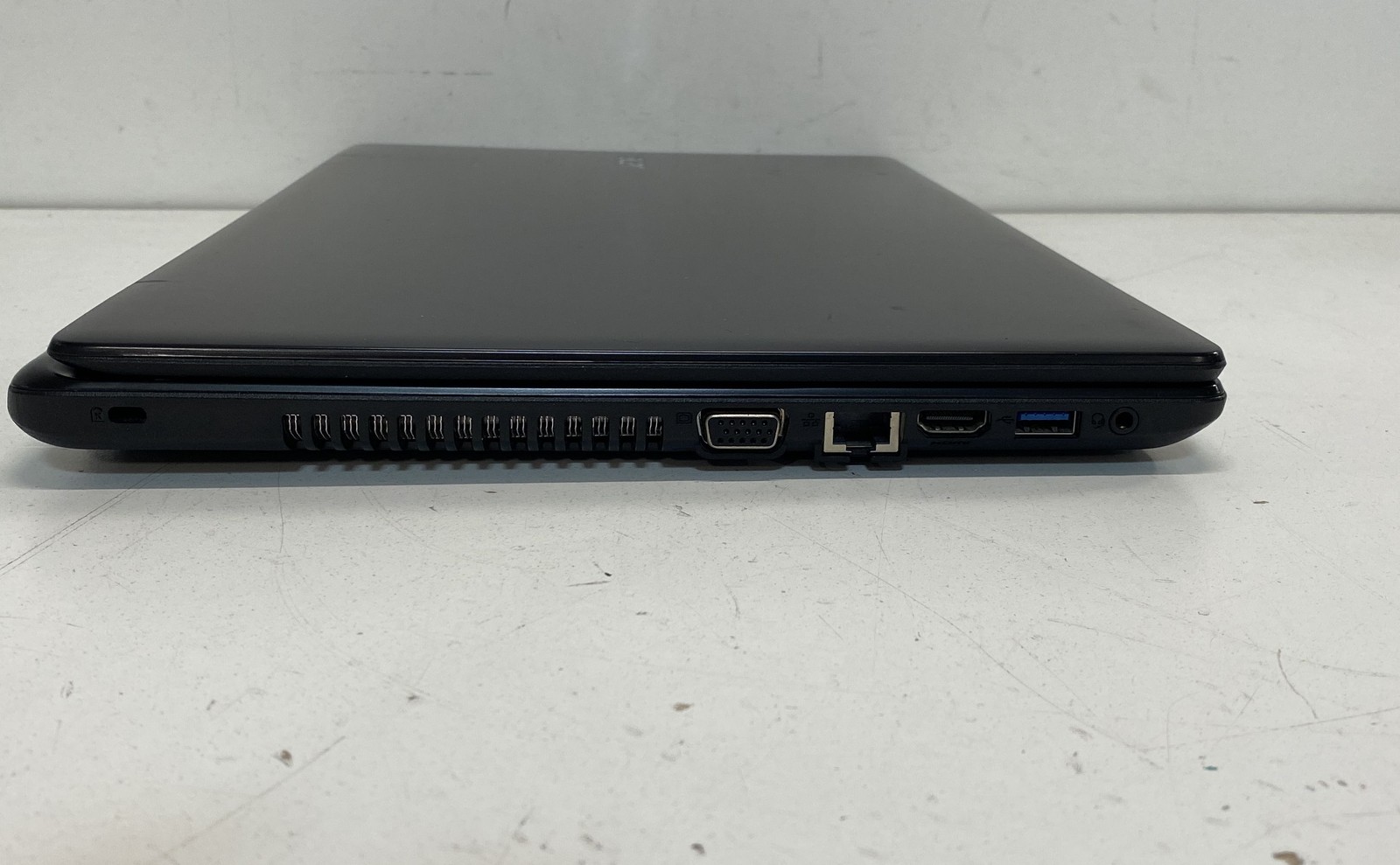 Acer Aspire E5-521 15.6″ Laptop AMD E2 Windows 10 DVD-RW Tested Working