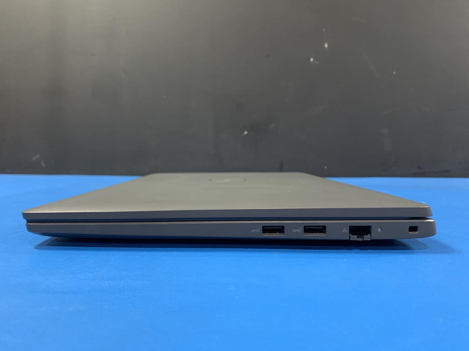 Dell Latitude 3550 Core i5 1335U 2.50GHz 16GB DDR5 256GB SSD Grey NO OS