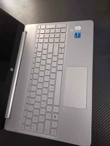 HP 15t-DY200 15.6″ (475GB SDD, Intel Core i7-1165G7, 2.40GHz, 16GB RAM)