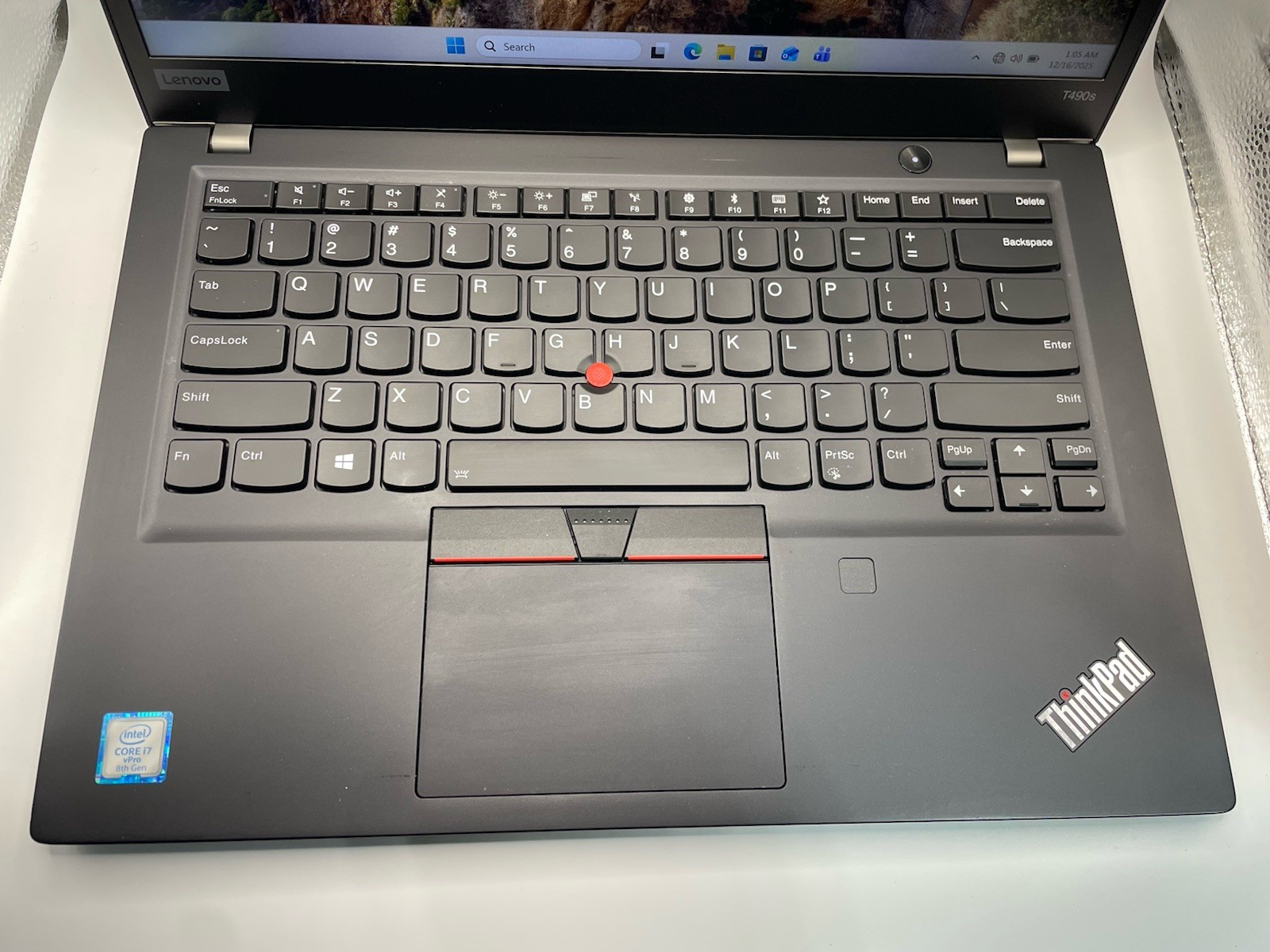 Lenovo ThinkPad T490s 14″ – Intel Core i7-8665U 1.90GHz, 8GB RAM, 256GB, Win 11P