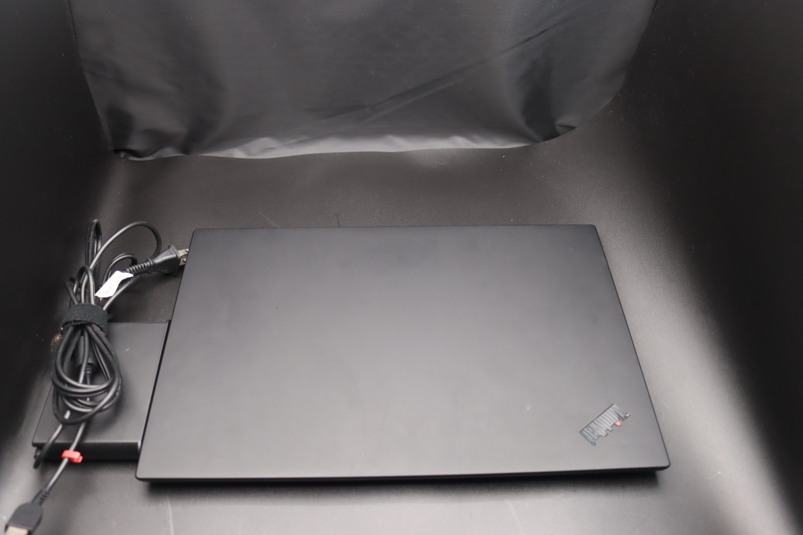 Lenovo ThinkPad P1 Gen 3 i7-10750H 32GB RAM 512GB SSD NVIDIA Quadro T1000