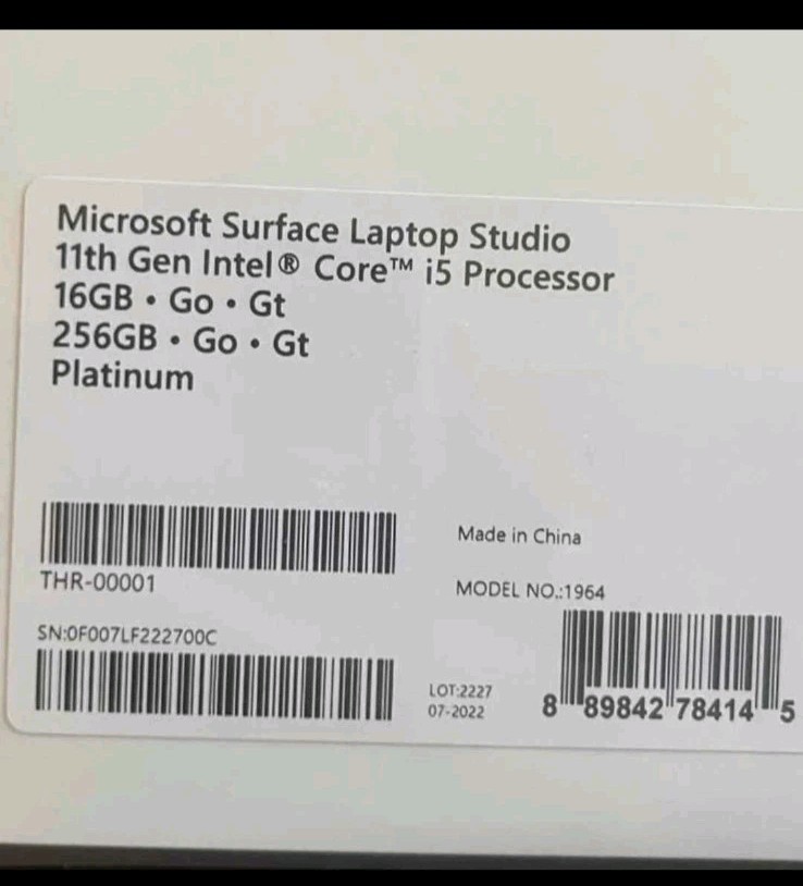 Microsoft Surface Laptop Studio 14.4″ Touch (256GB SSD, Intel Core i5 11th Gen.,