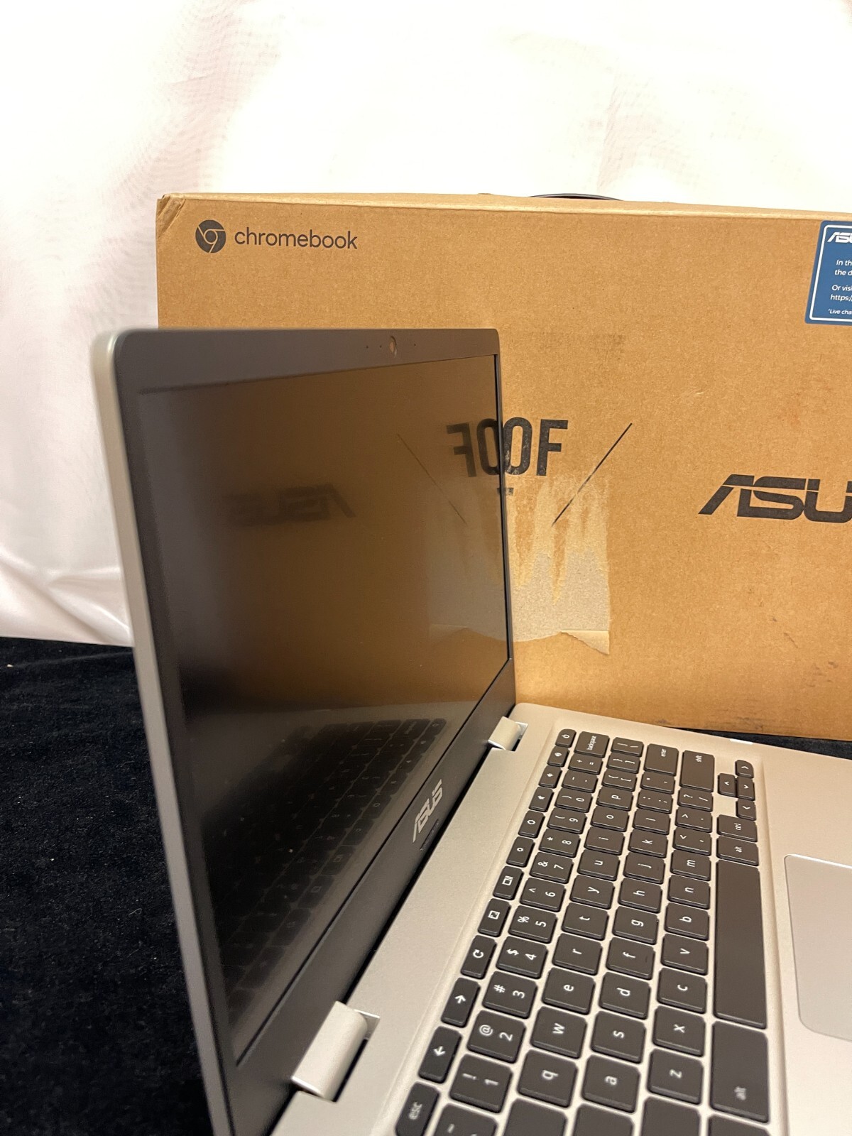 Asus Chromebook C424M Silver 128GB Storage 4GB RAM Integrated 14″ Screen Laptop
