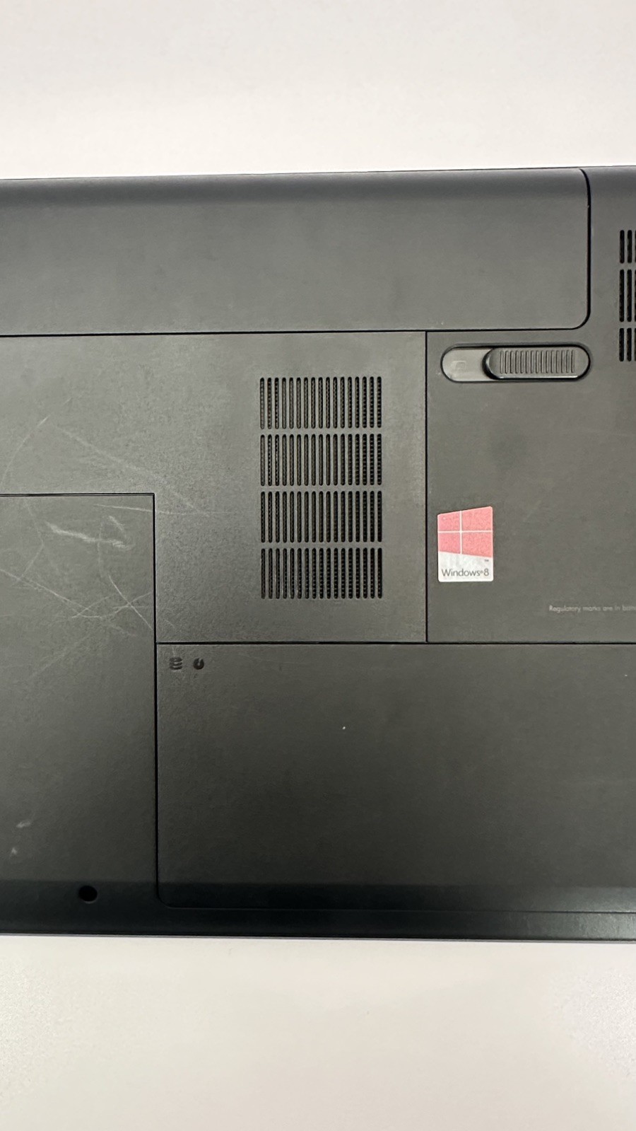 HP 2000-2D09WM With Battery /UNTESTED! UNKOWN!