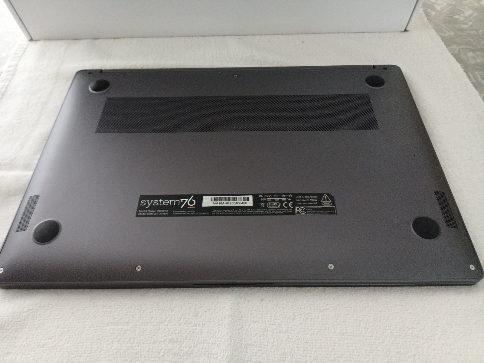 System76 Pangolin Laptop 16″, AMD Ryzen 9-8945HS, 32GB RAM, 1TB SSD, Mint Cond!!