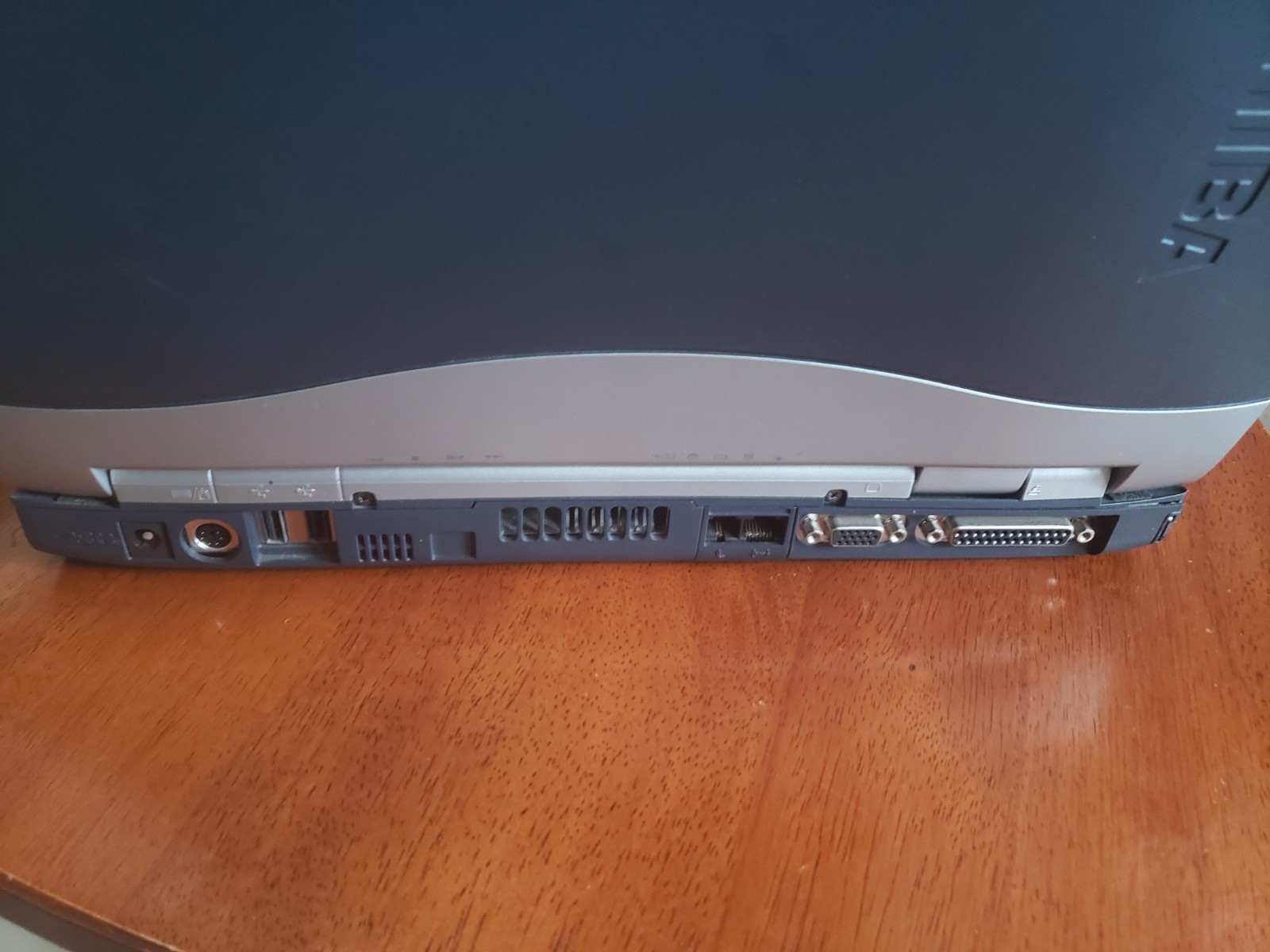 Rare Toshiba Satellite 2800-S202 Laptop Posts To Bios Good Batt P3 700mhz 128mb
