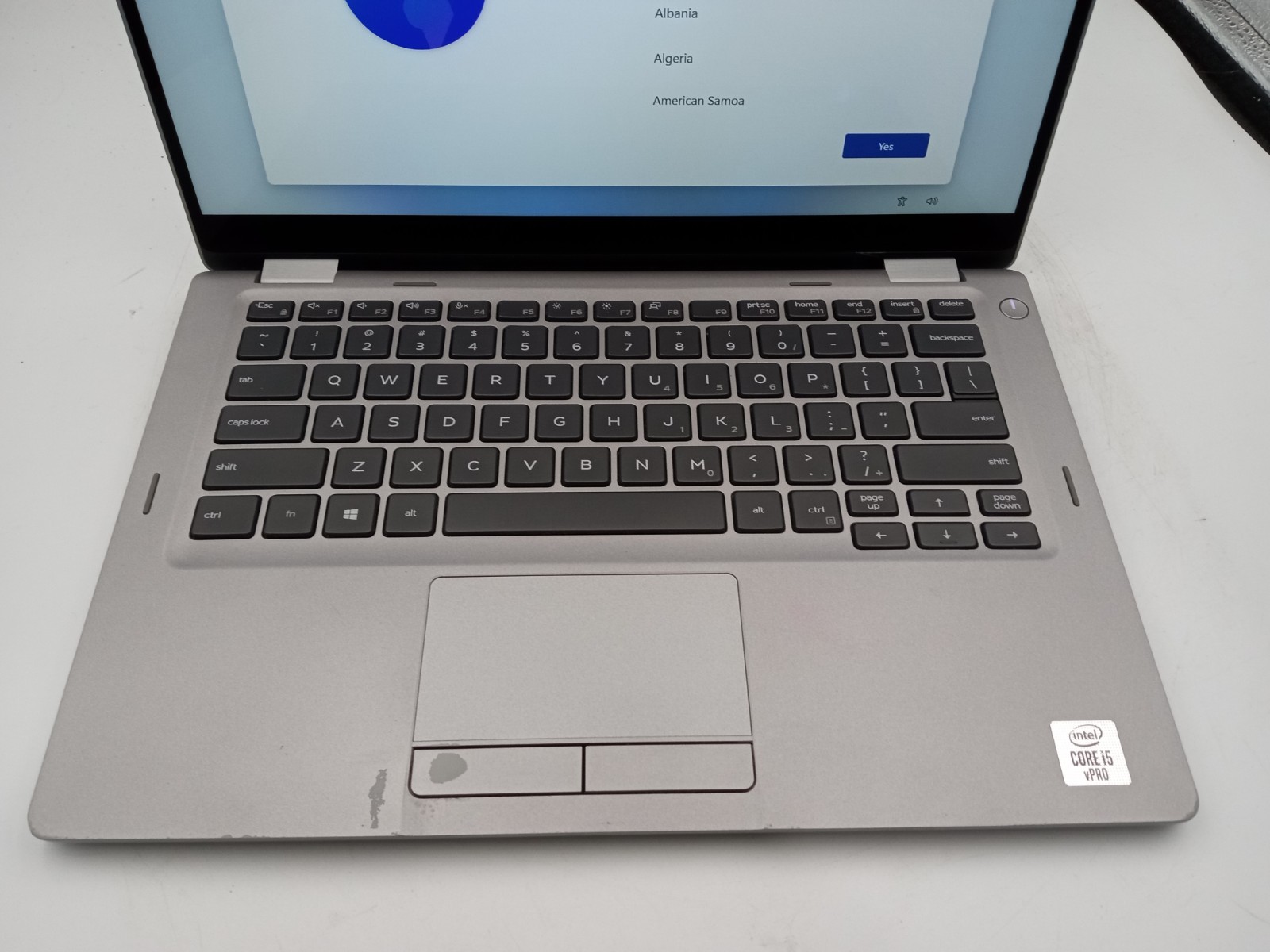 Dell Latitude 5310 2in1 13″ Touchscreen i5-10310U 4GB RAM 128GB W11 – READ -RR
