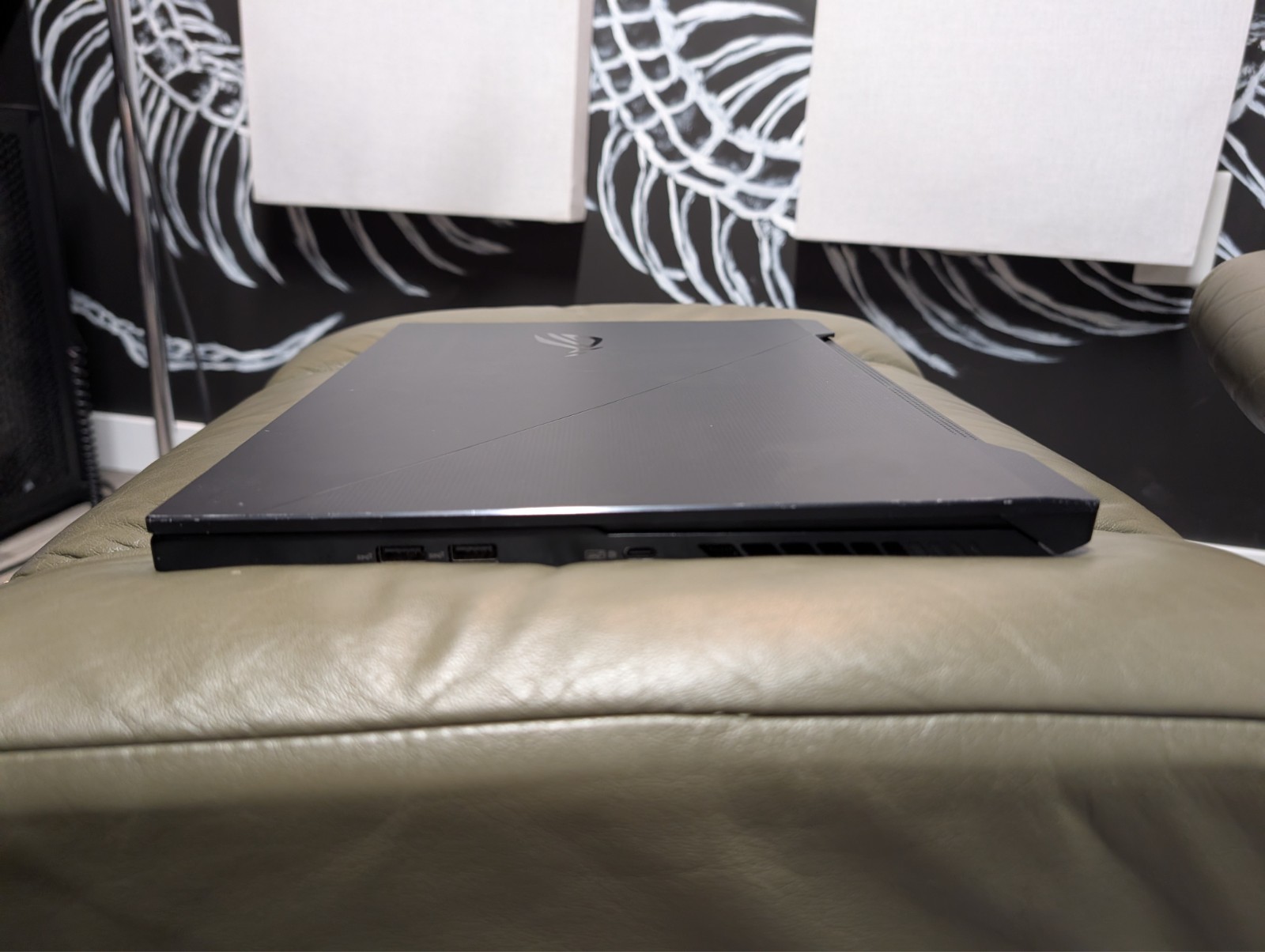 Asus ROG Zephyrus Duo 15 SE (2021) GX551QS-XS99 Ryzen 9 RTX 3080 4K 120Hz 3ms