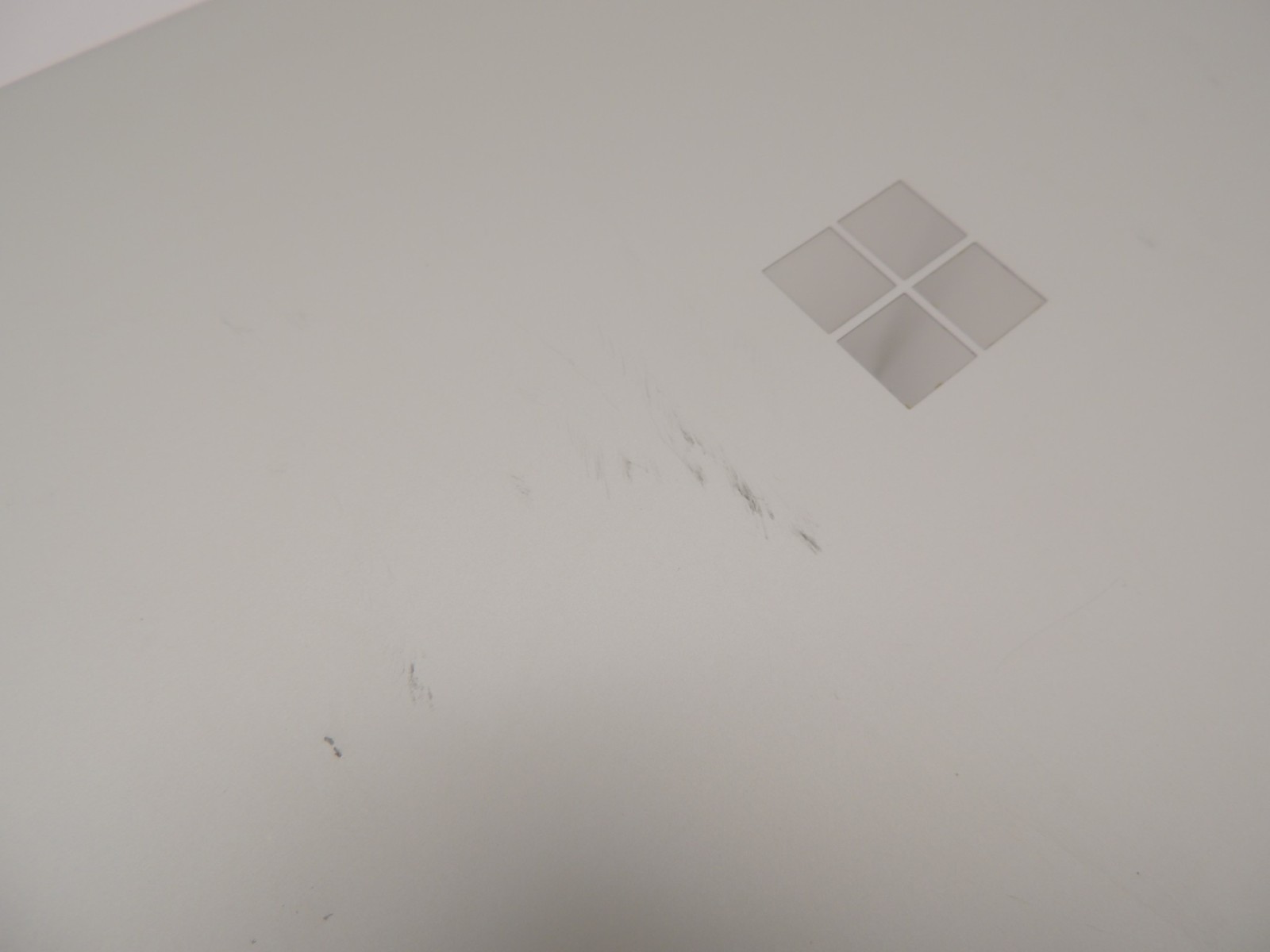 Microsoft Surface Laptop 1st Gen 1769 i5 7300U 8GB 128GB Windows 10 Pro Laptop