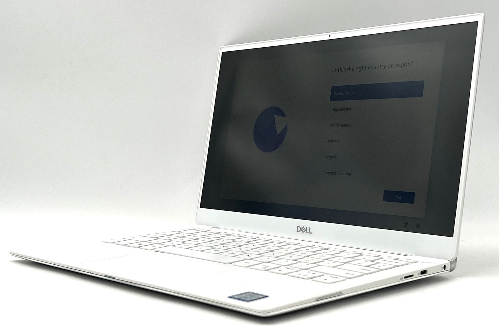 Dell XPS 13 9380 – FHD – i7-8565U – 8GB RAM – 256GB SSD – White