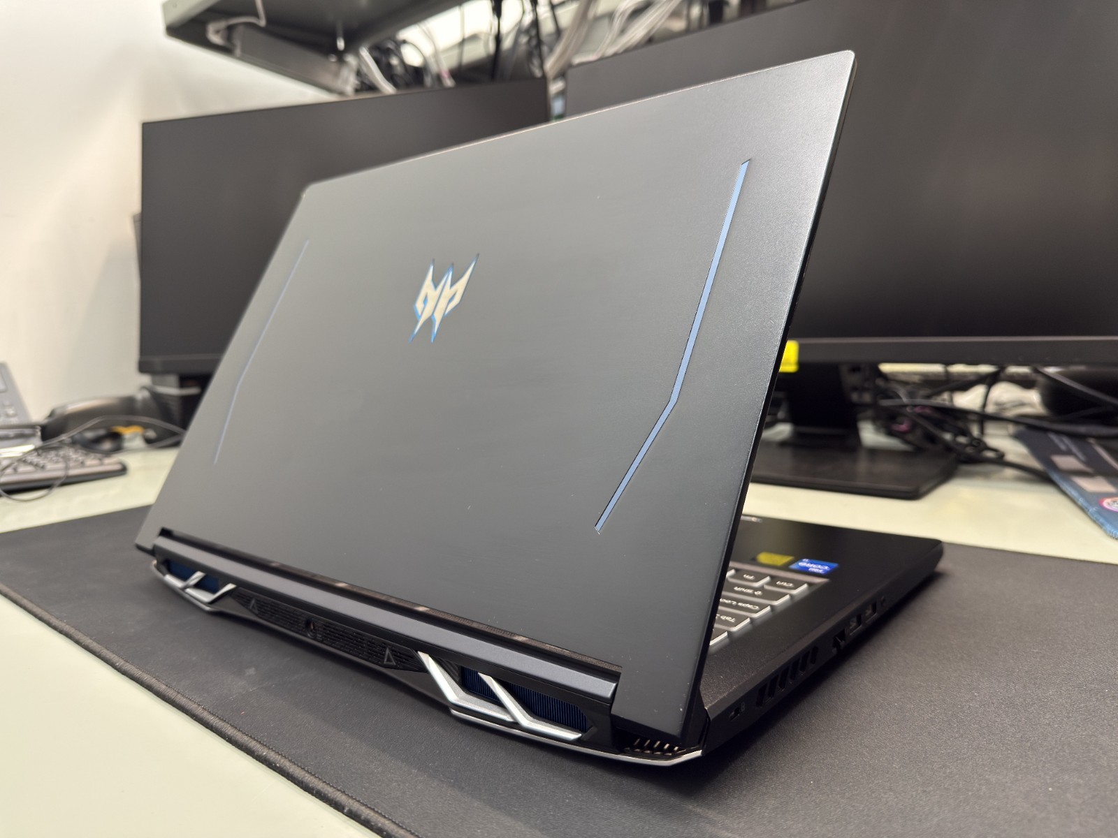 Acer Predator 300 Gaming Laptop – i7 / RTX 3060 / 17” 144Hz