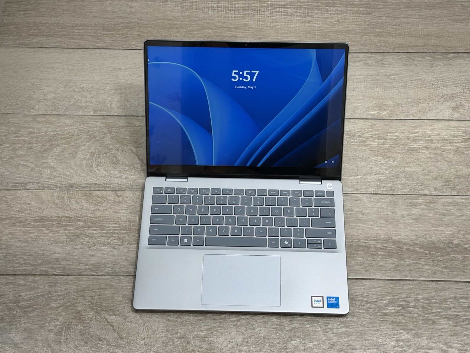 Dell Inspiron 14 7440 WUXGA Touch Laptop Core 7 150U 8GB RAM 512GB SSD Win-11