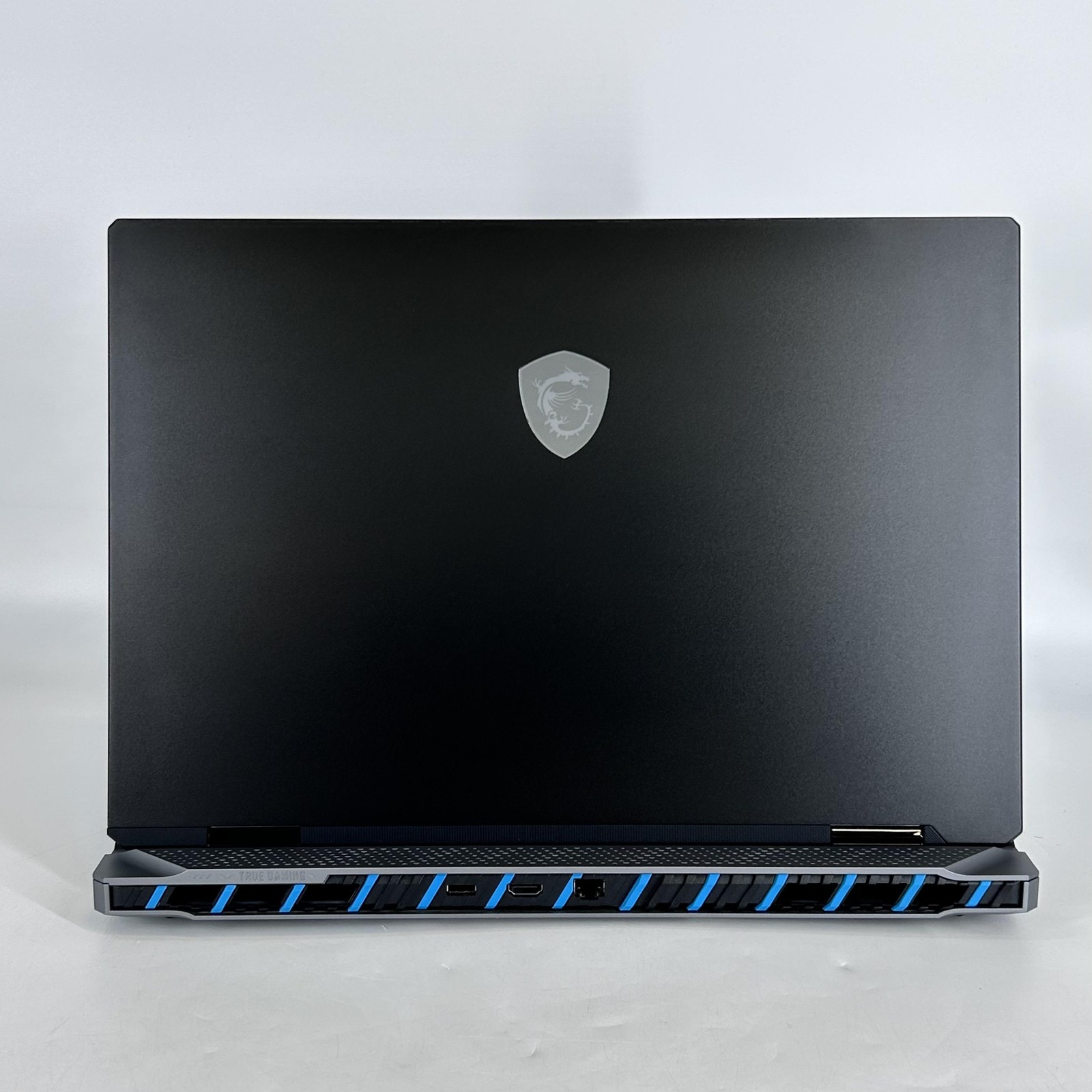 MSI Titan 18 HX AI 120Hz UHD+ 2.8 GHz Ultra 9 285HX 64GB 4TB SSD RTX 5090