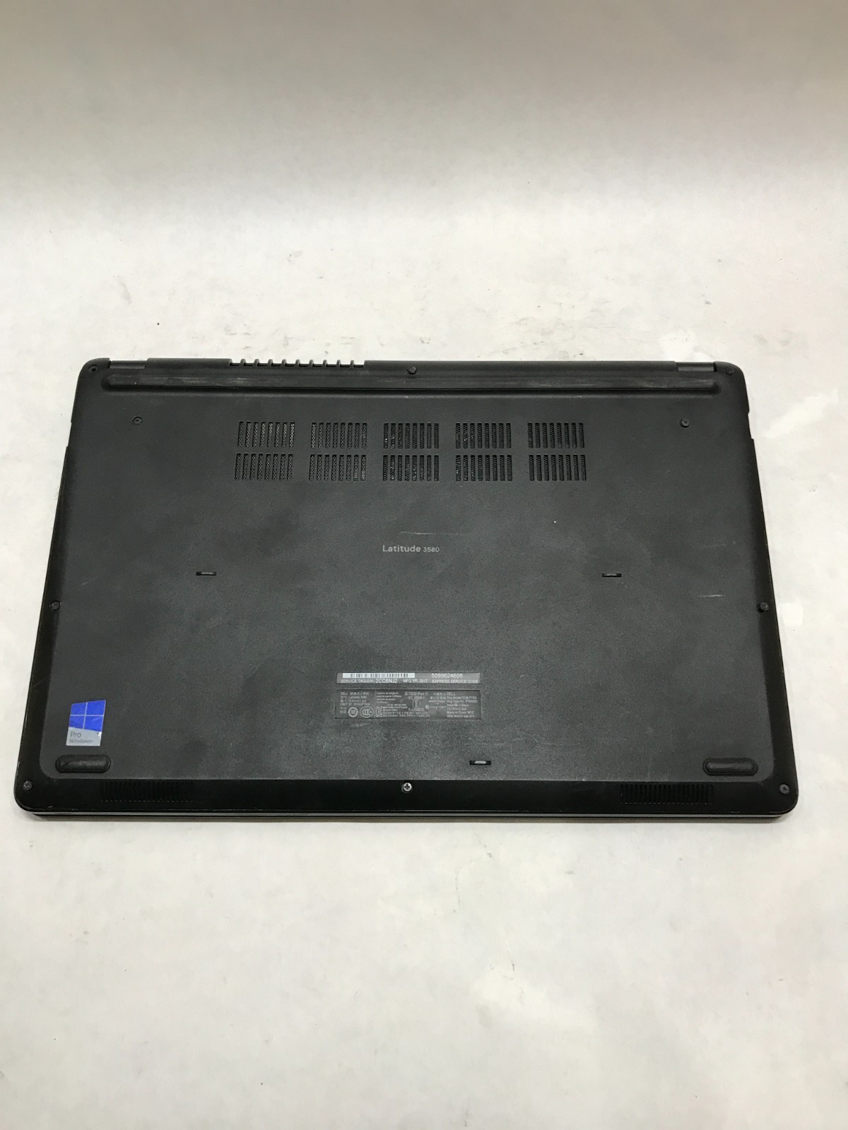 Dell Latitude 3580 15″ Intel Core i5 NO RAM NO HDD/OS For Parts Cracked LCD – DW