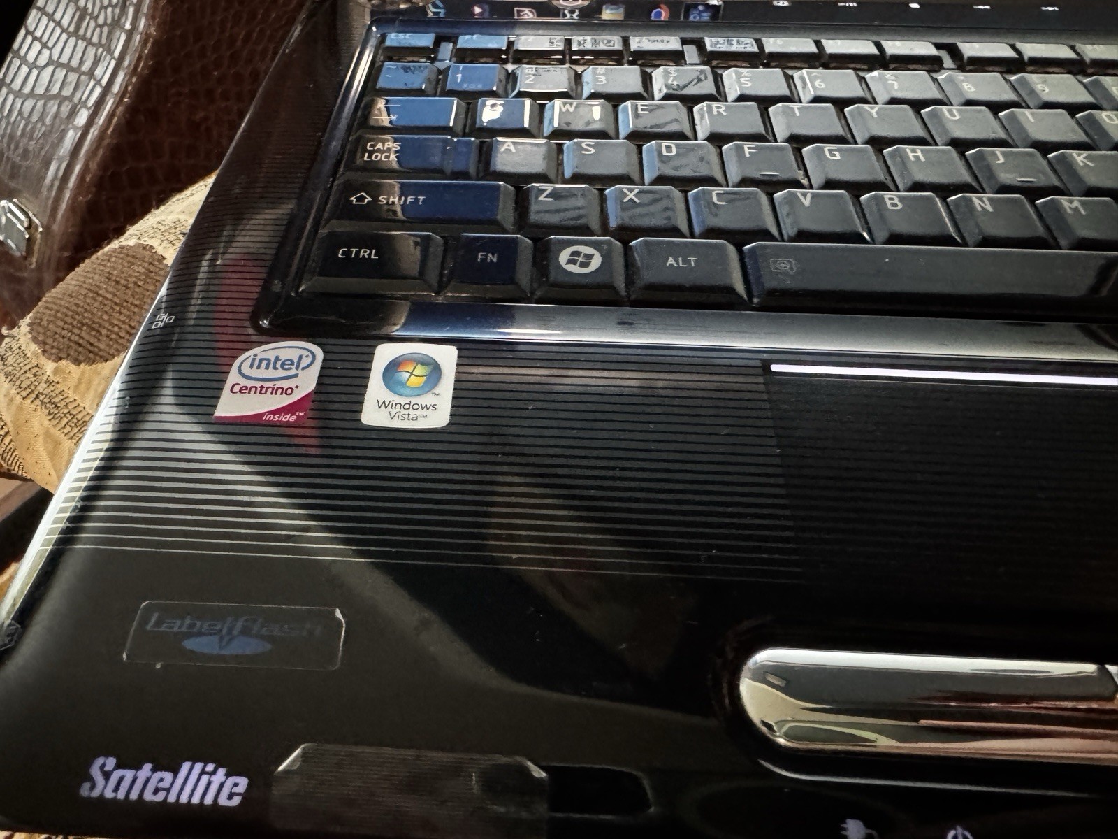 Toshiba Satellite A305-S6861 PSA-G4U-03M00P Core 2 Duo 4GB 300GB Win 7 PREM Copy