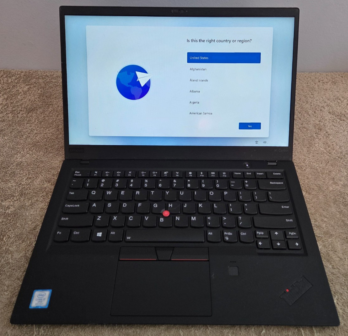 Lenovo ThinkPad X1 Carbon 6th Gen 14″ i7-8650U 256GB 16GB W11