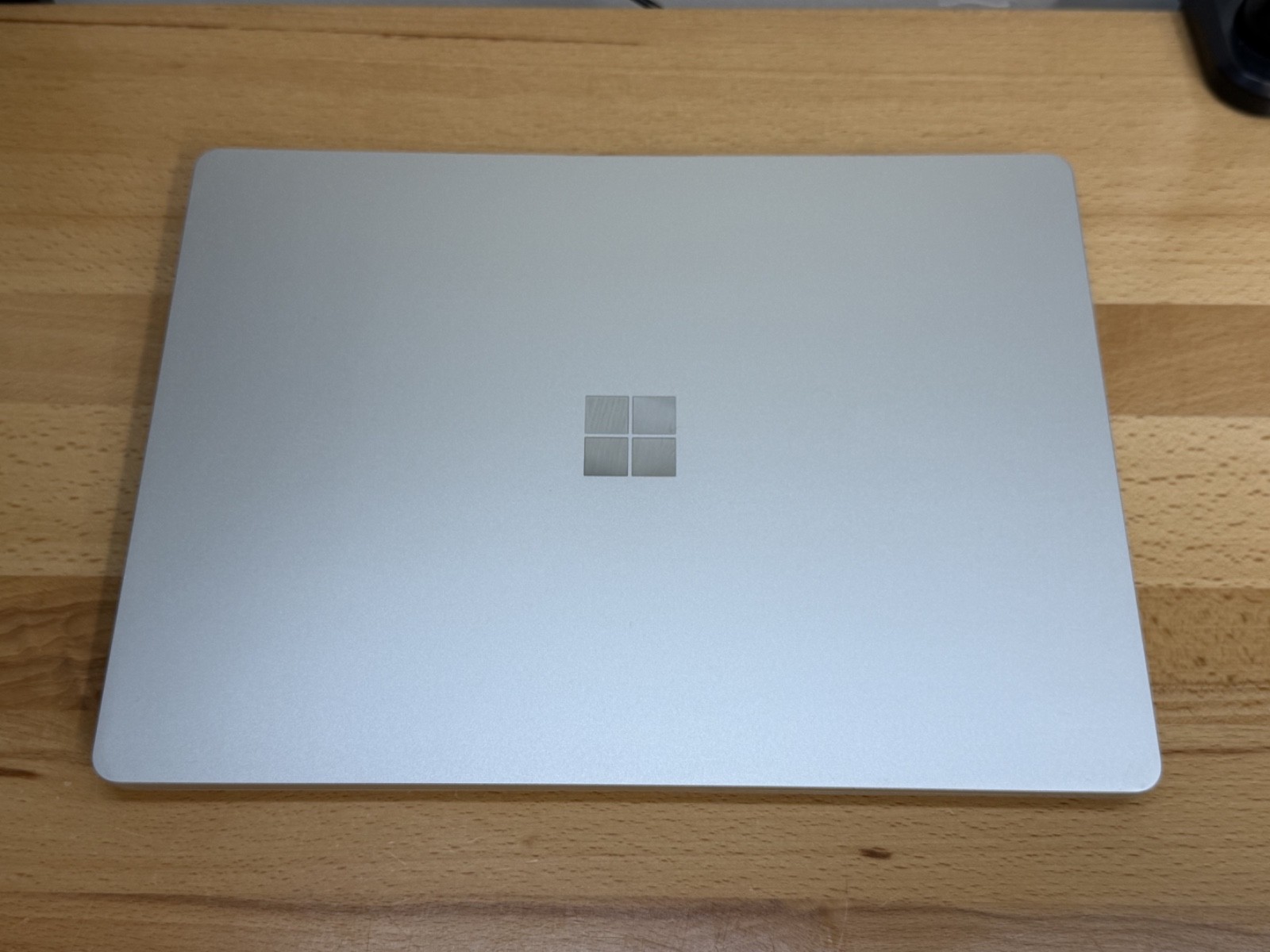 Microsoft Surface Laptop Go 1st Gen 1943 12.4″ i5-1035G1 1.0GHz 8GB RAM 128GB