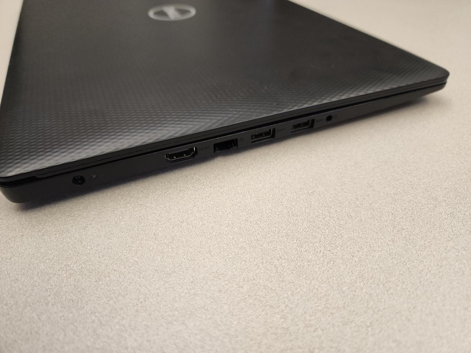 Dell Inspiron 15-3593 15.6″ 16GB 128GB SSD / 1TB HDD, i7-1065G7, Black