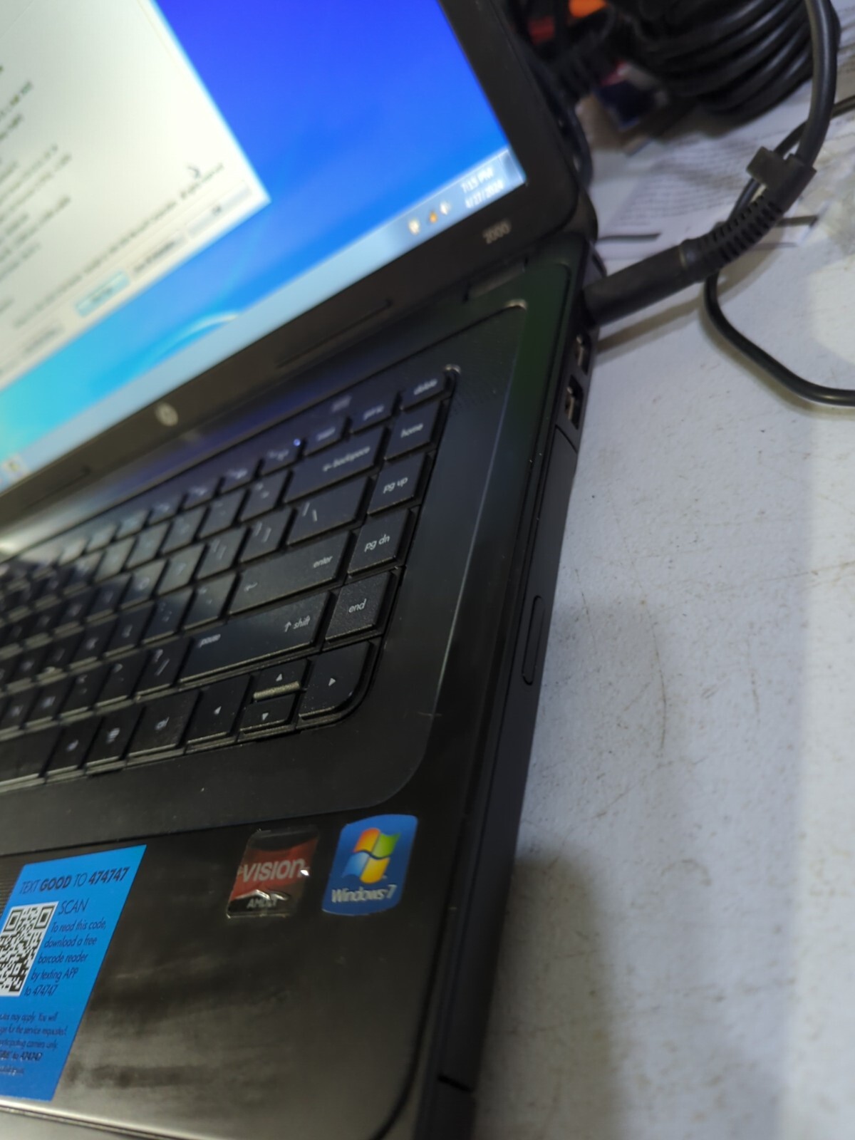 Hp 2000 Laptop (win 7,90gb SSD, 4gb Ram, E-350 Cpu, DVD, Wifi, Webcam)