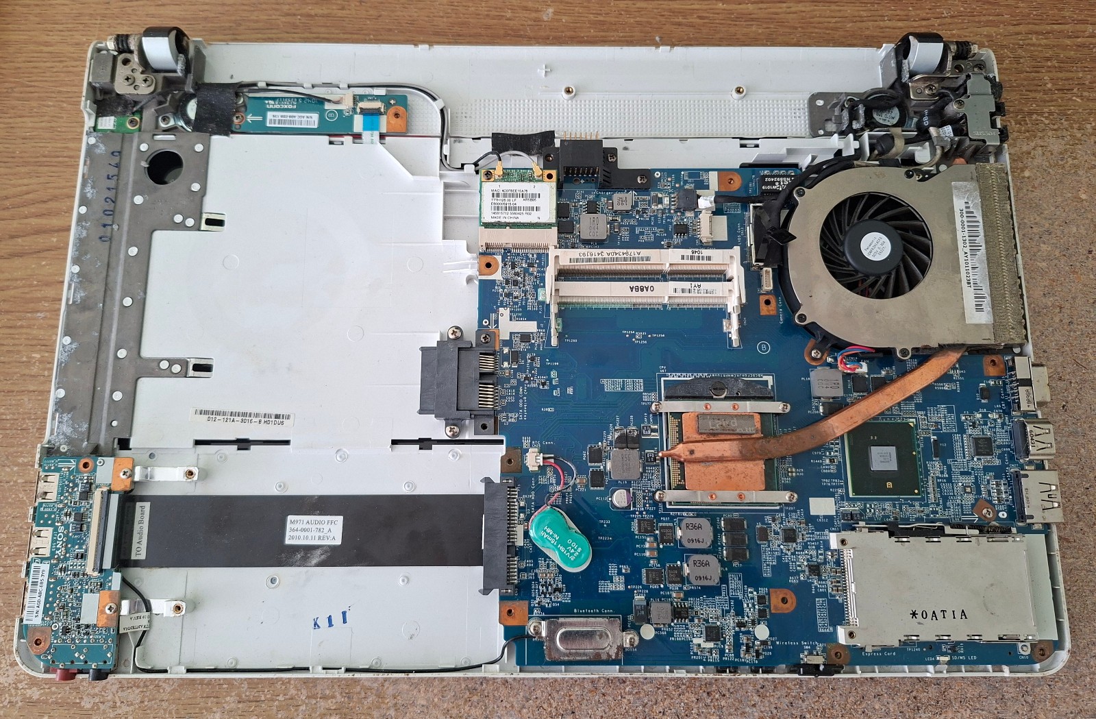 Sony Vaio VPCEB3F4EPCG-71311M & VPCEE3JOEPCG-61611M Laptops 15.6″ Mass Effect