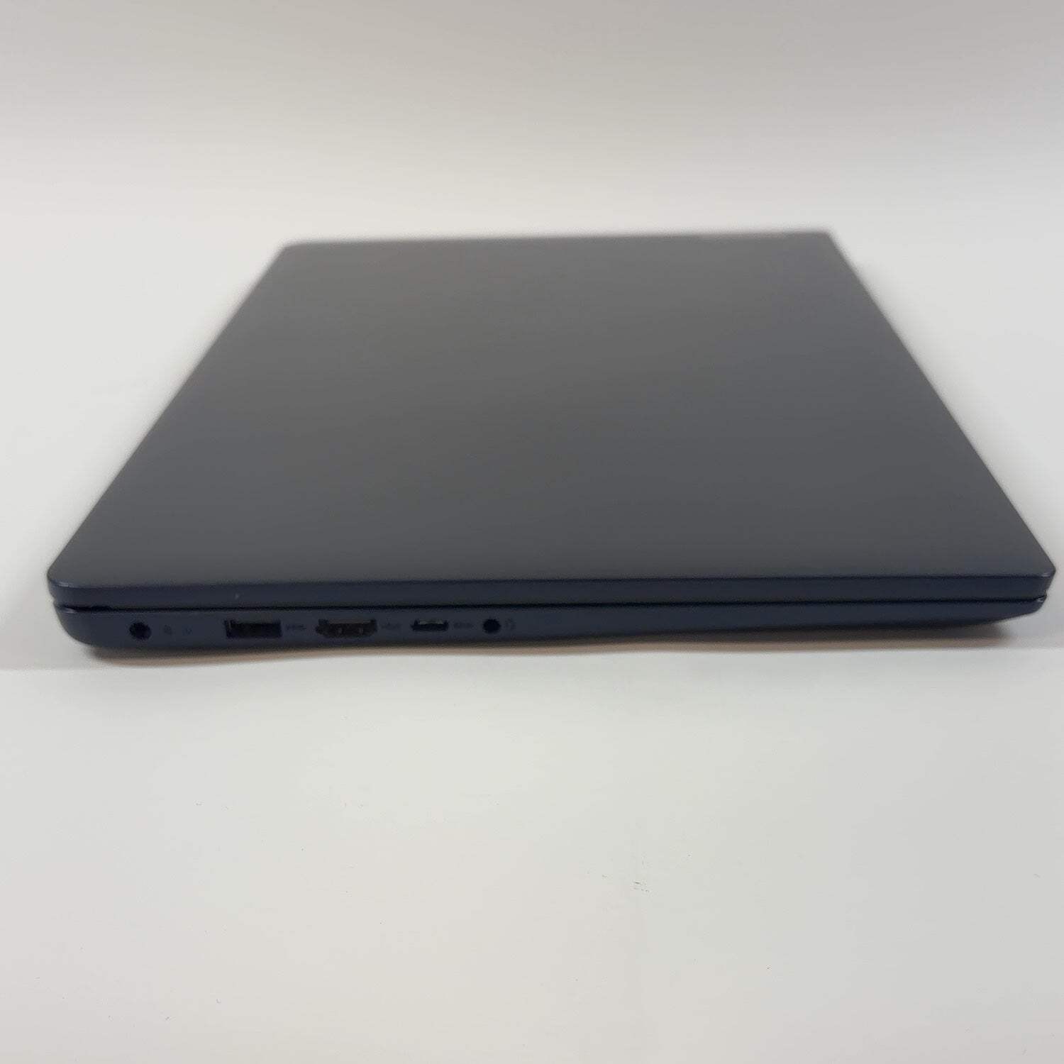 Lenovo IdeaPad 1 15AMN7 15.6″ Ryzen 5 7520U 2.8GHz 8GB RAM 256GB SSD AMD Radeon