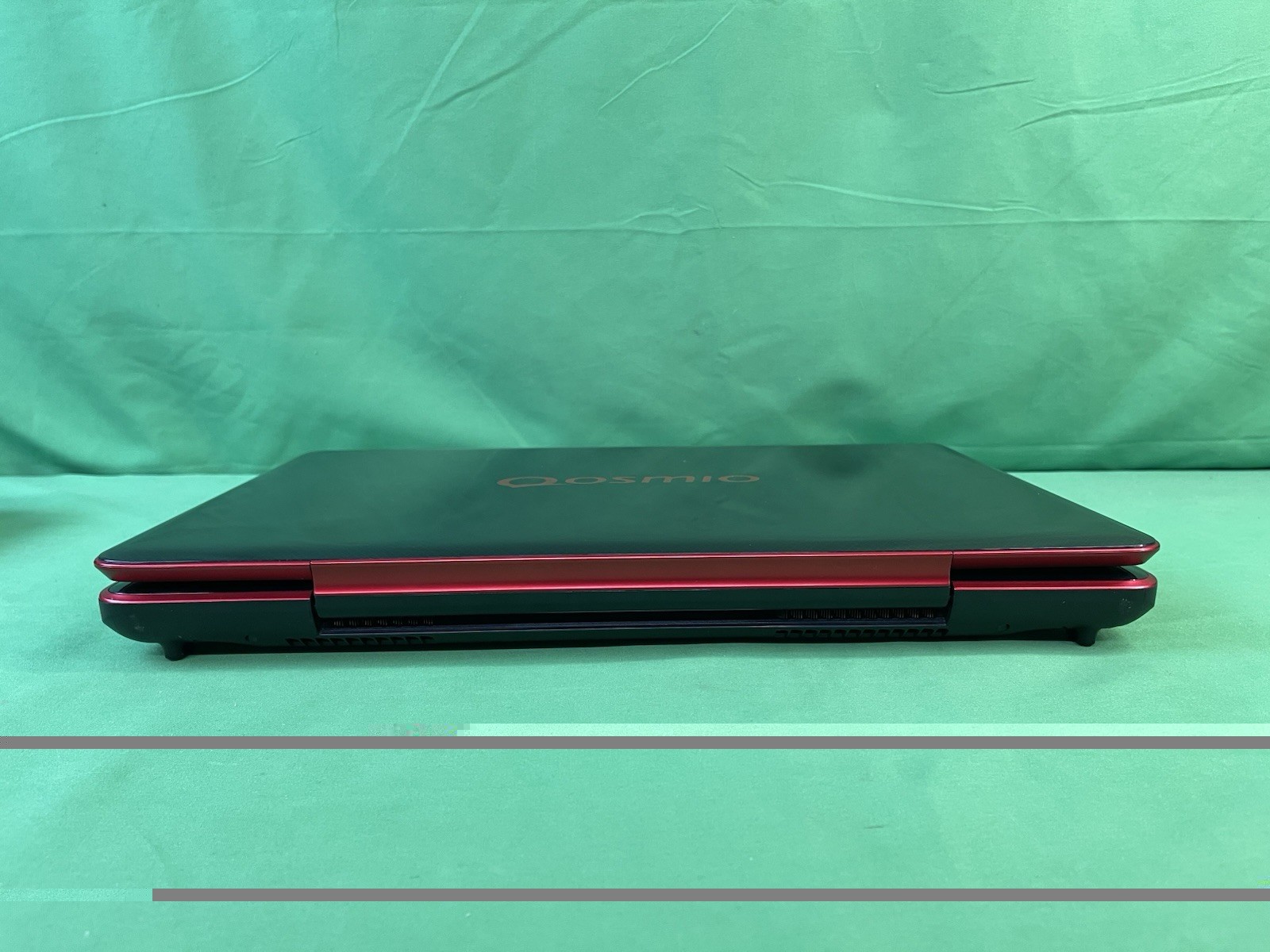Toshiba Qosmio X505-Q896 Gaming | i7-740QM | 4GB DDR3 | 500GB HDD | Win 10