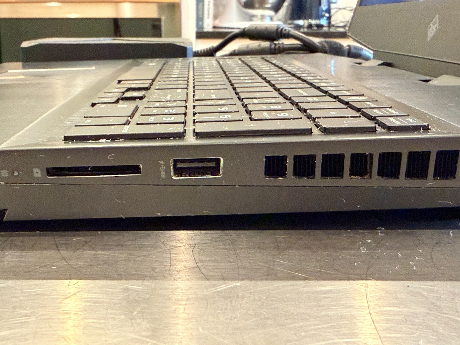 HP OMEN 17 Gaming Laptop | i7-9750H | RTX 2080 8GB | 16GB RAM | 256GB NVMe + 1TB