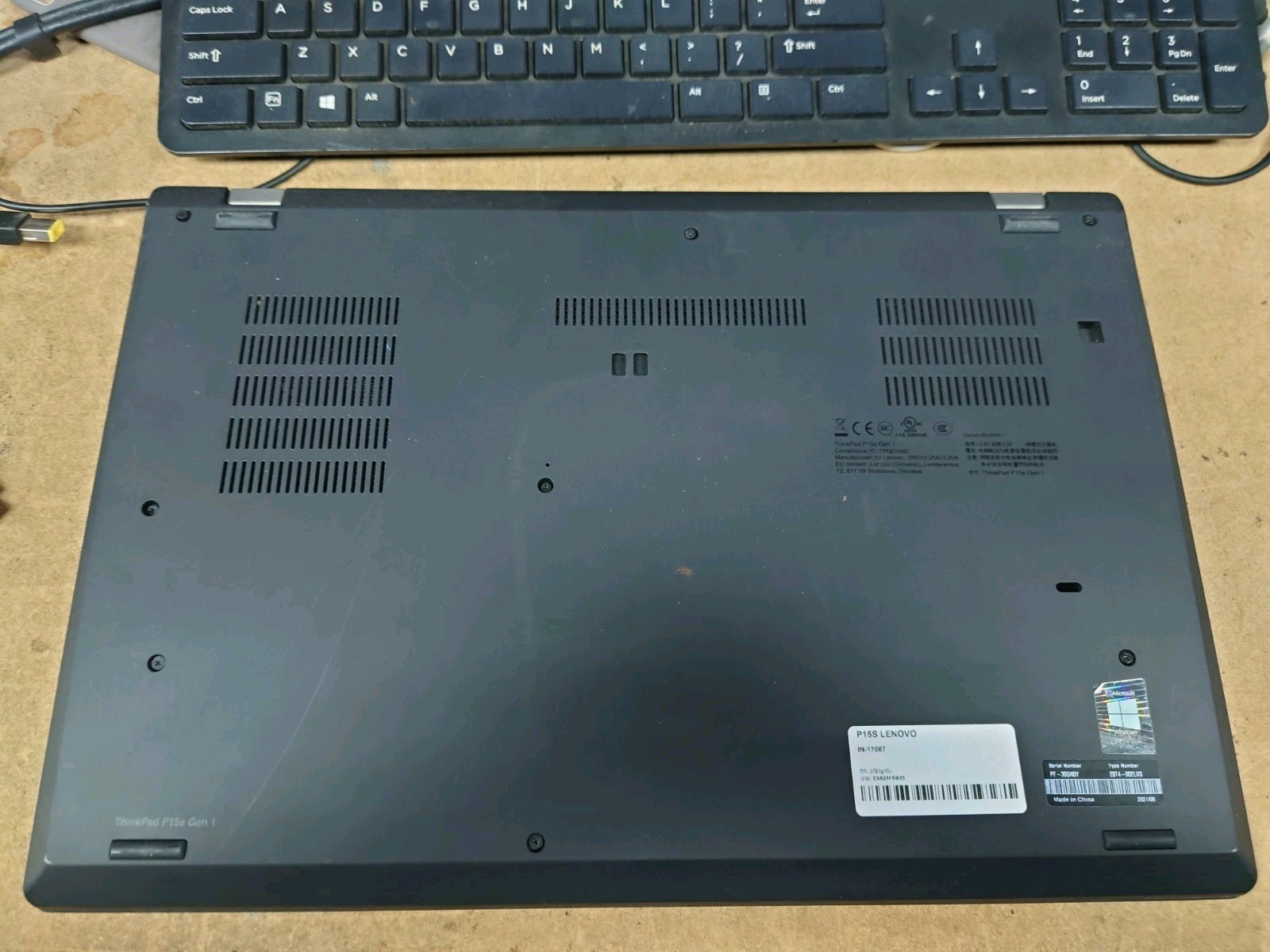 Lenovo ThinkPad P15s Gen 1 15.6″ FHD i7-10510U 16GB RAM Quadro P520 No OS/SSD