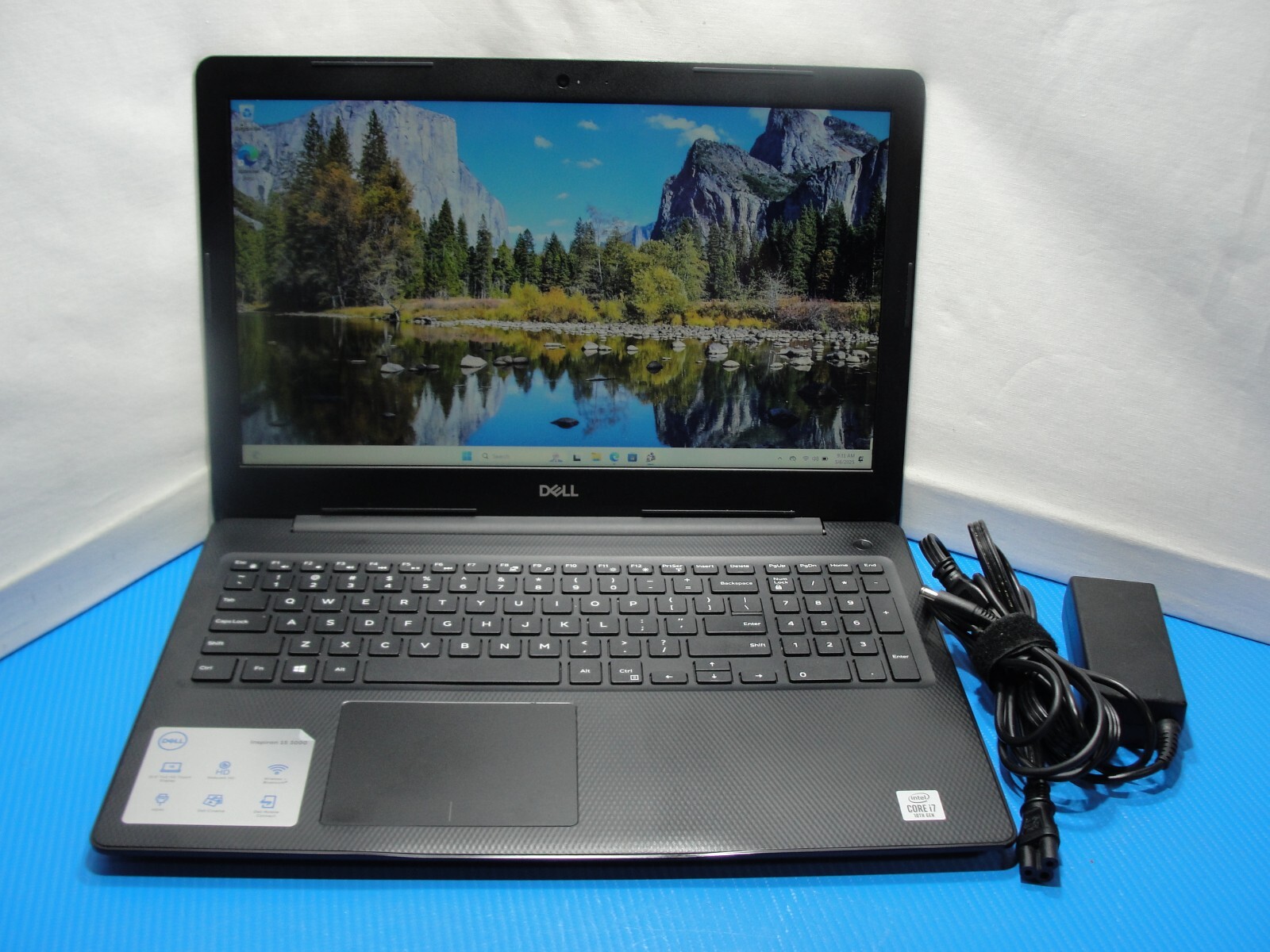 Dell Inspiron 3593 15.6” TOUCH FHD Core i7-1065G7 1.3GHz 12GB 1TB HDD + Charger
