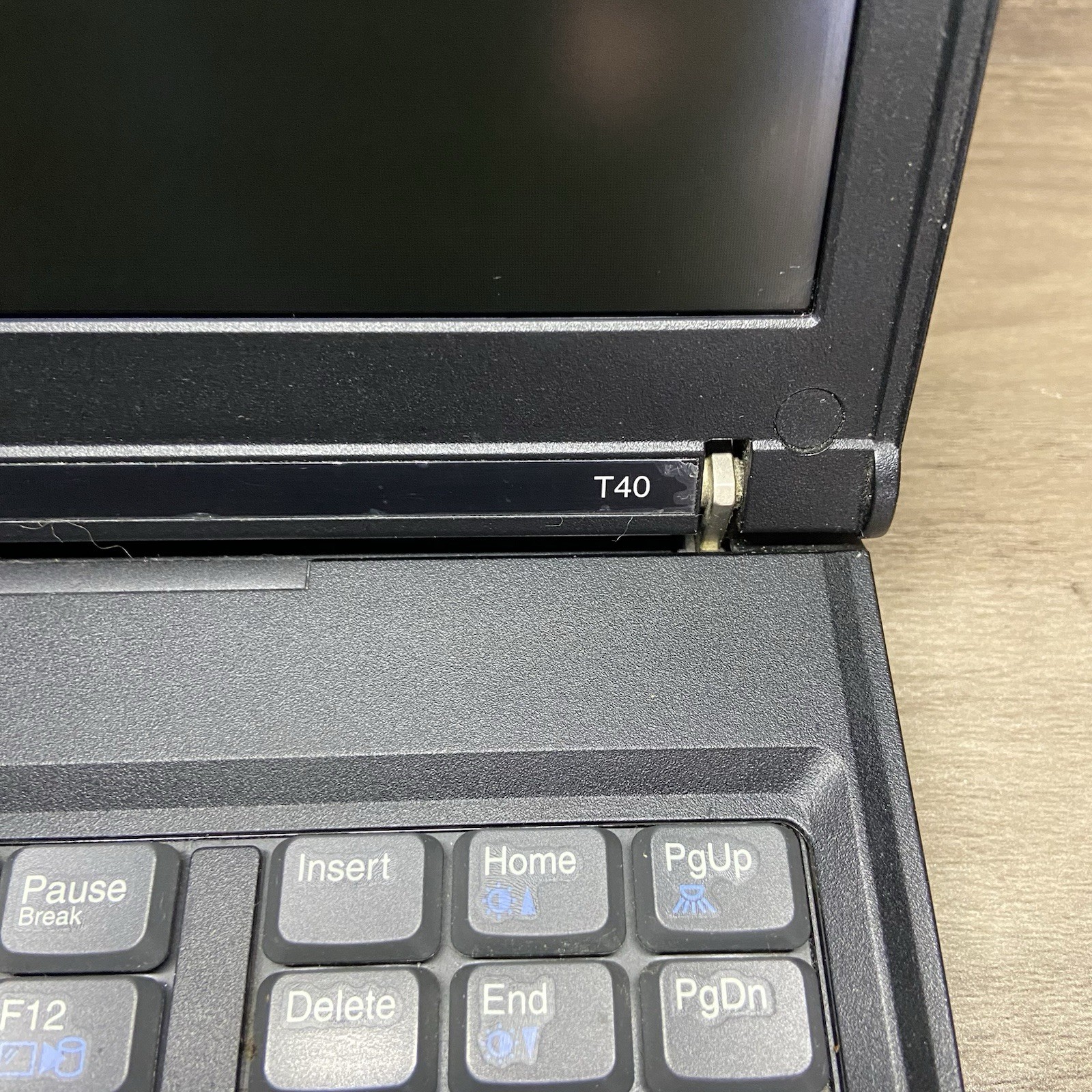 Vintage IBM ThinkPad T40 2374 Laptop Computer Parts Repair Windows Xp Notebook