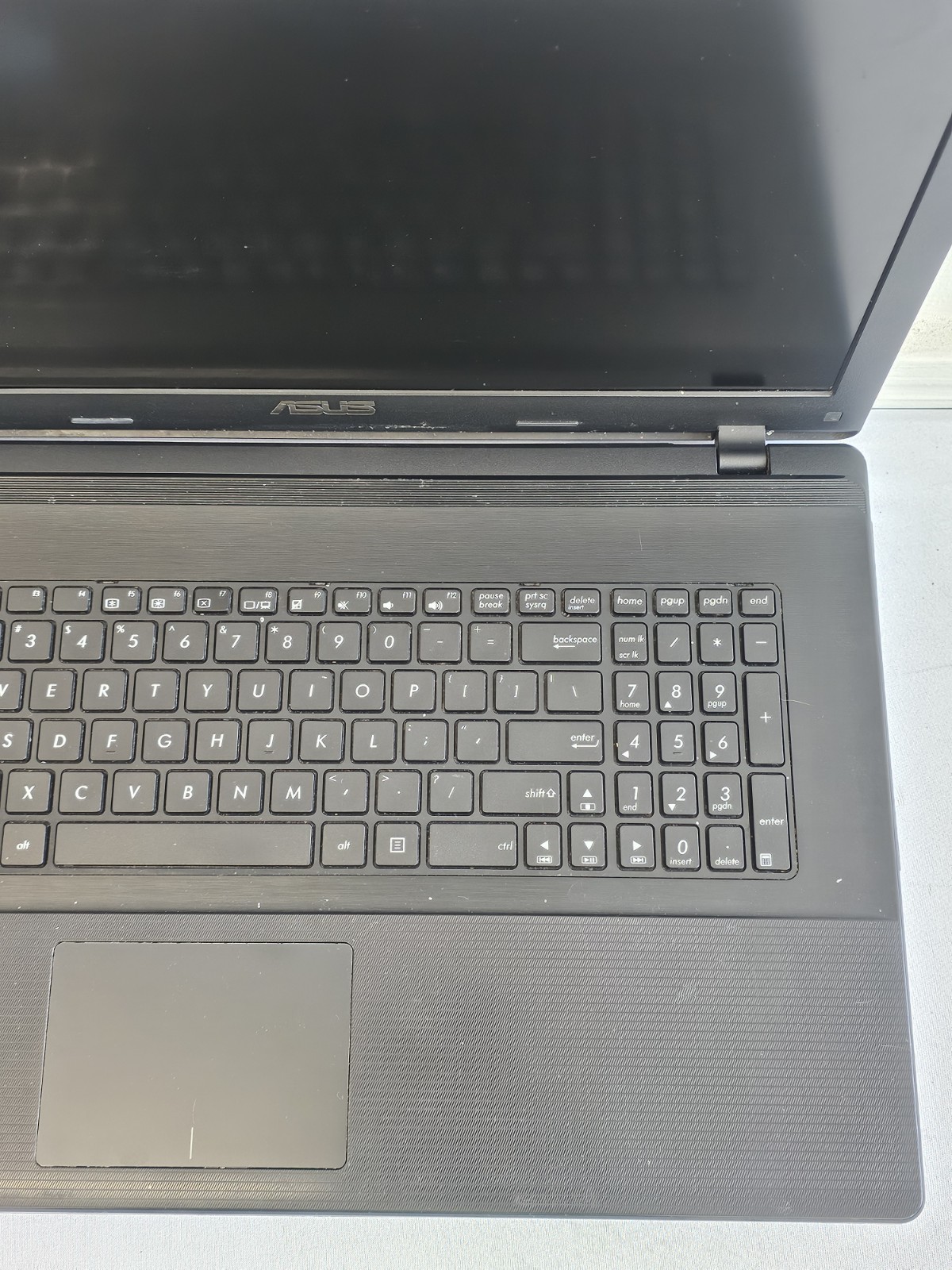 ASUS X755J Laptop – Intel i7 – 8GB RAM – 250GB HDD – BAD BATT – Windows 10