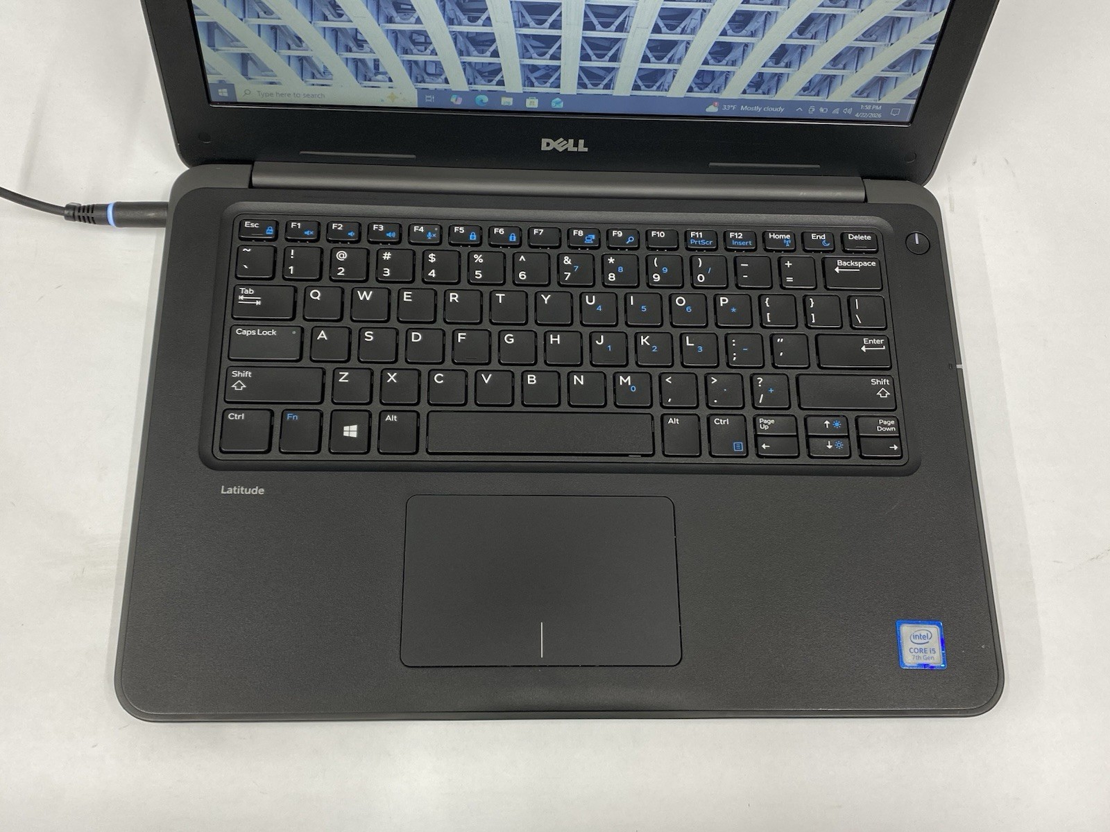 Dell Latitude 3380-Grade B – 13.5″ HD – i5-7200M – 8GB – 128GB SSD – Win 10 Pro