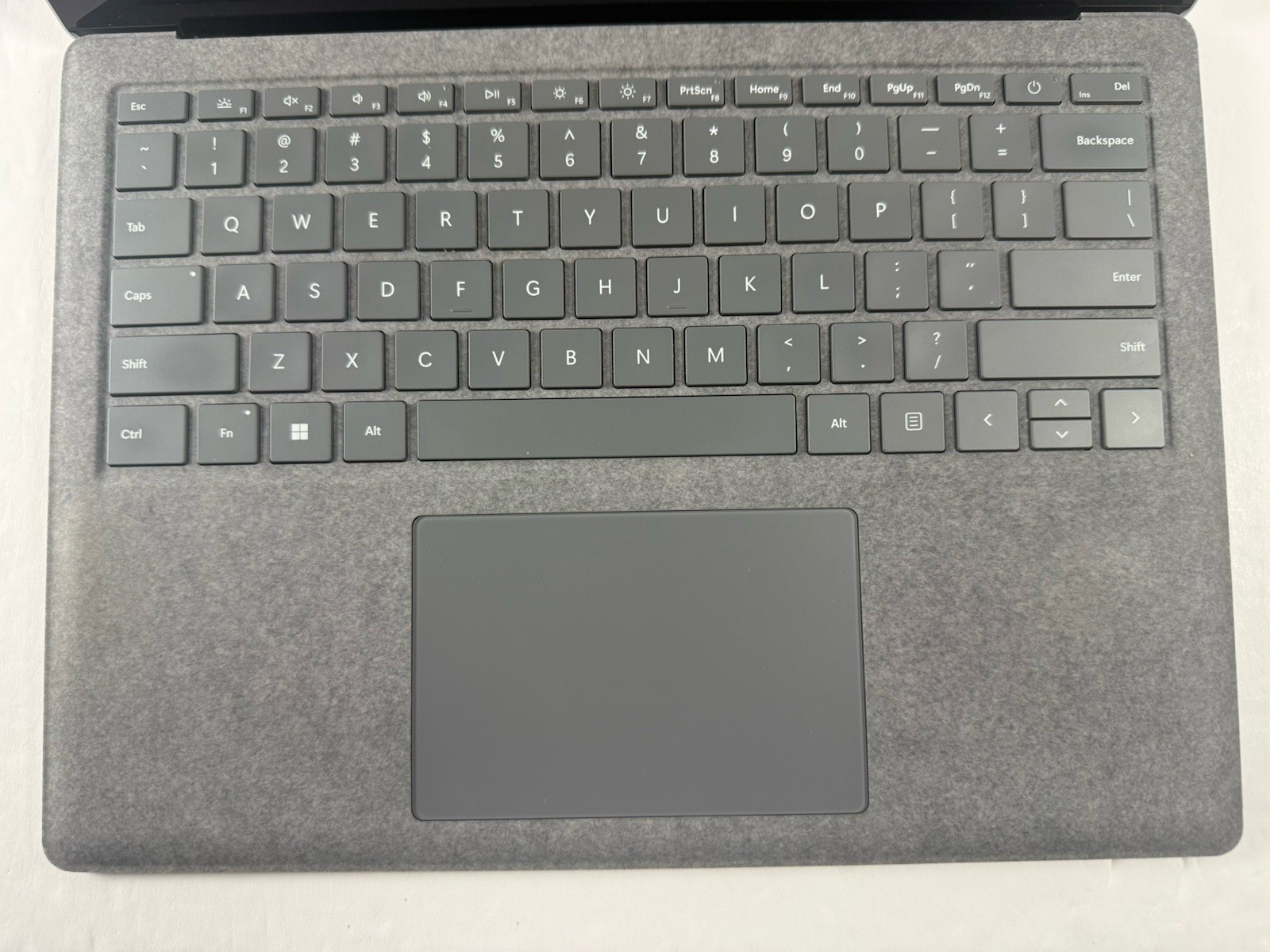 Microsoft Surface Laptop 5 13.5” 1950 Intel Core i7-1265U 16GB RAM 512GB NVME