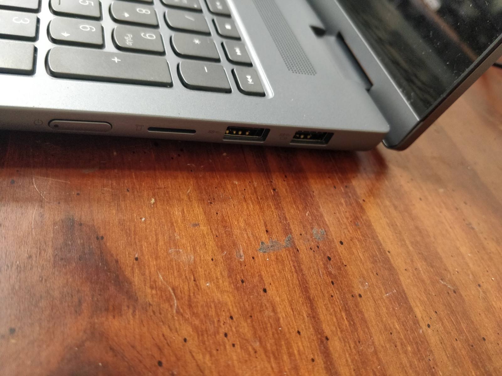 Lenovo IdeaPad 5 16IRU9 INTEL CORE I7-150U@1.40GHz 8GB RAM NO DRIVE PARTS 9085
