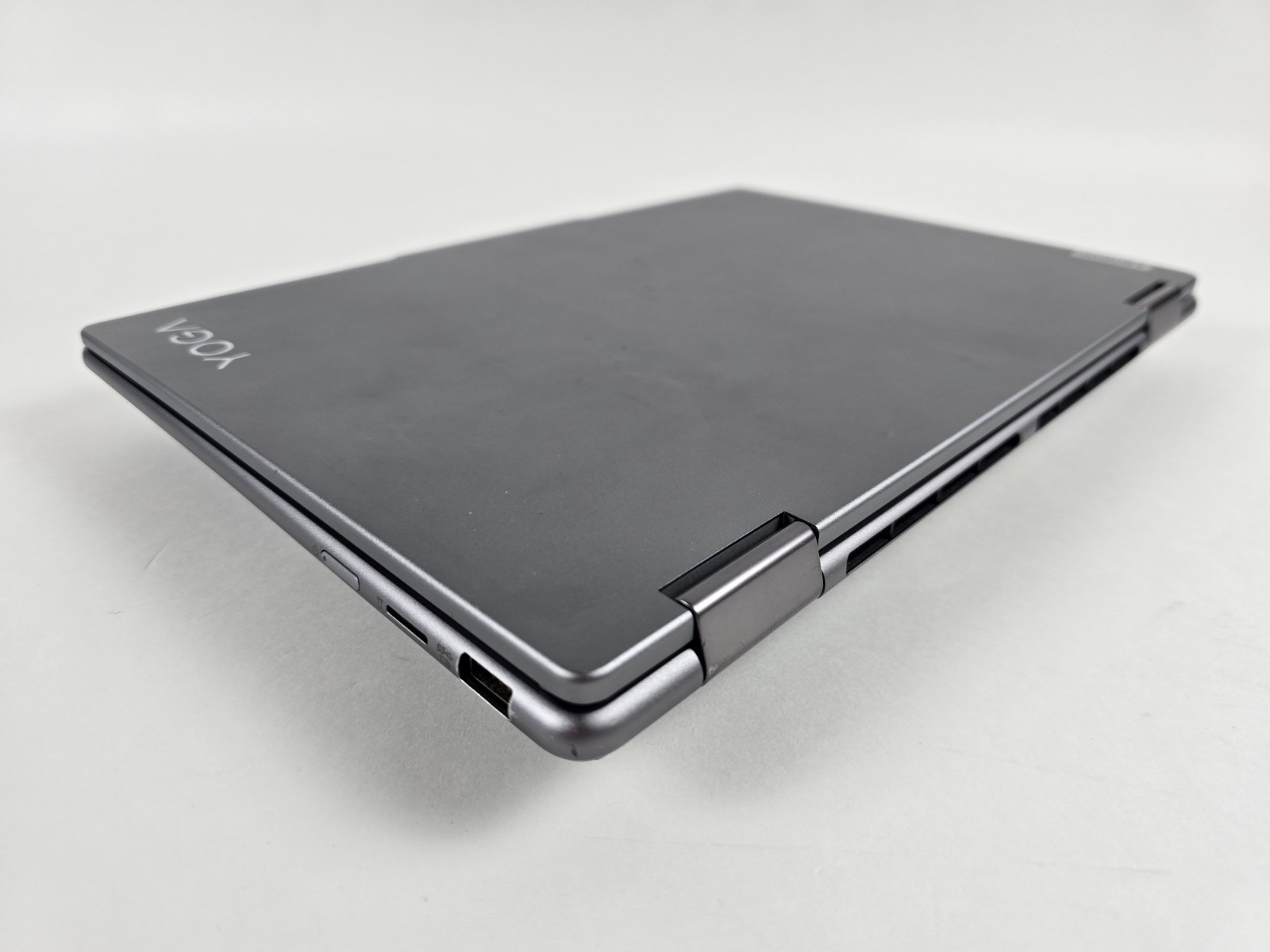 Lenovo Yoga 7 14″ WUXGA Touch 2-in-1 Ryzen 7 8840HS 16GB 1TB SSD – Used- READ