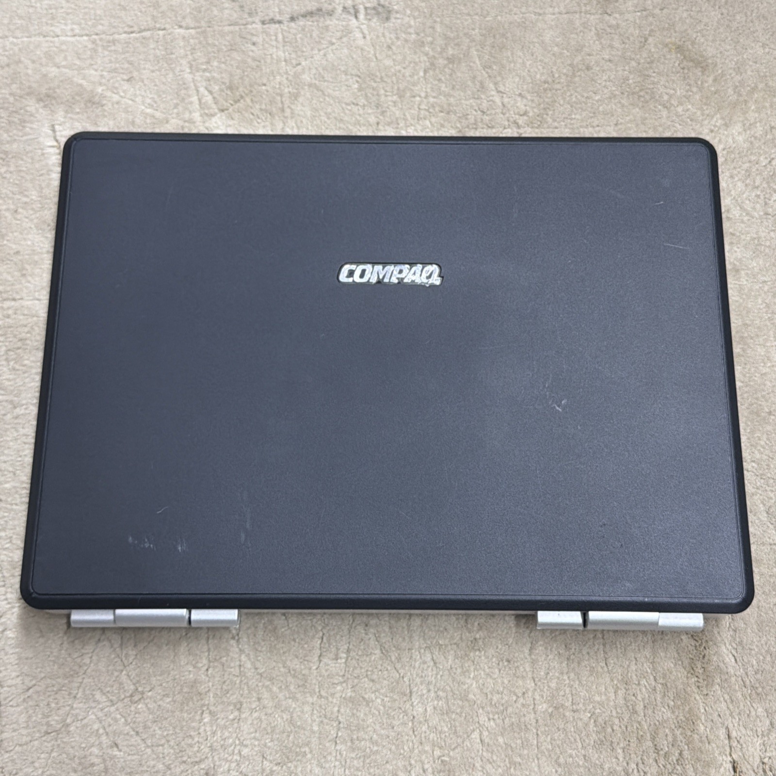 Compaq Presario V5101US AMD Sempron 15″ Laptop No Cord AS IS (Powers On)