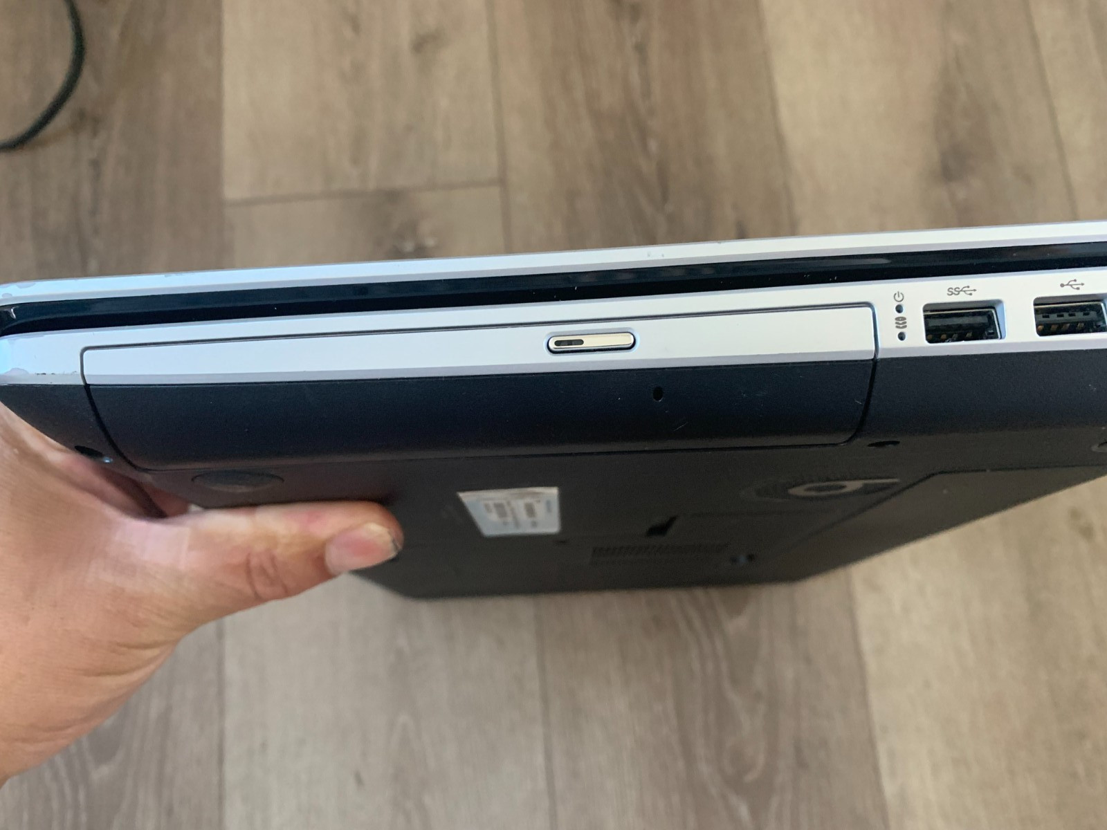 HP Pavilion dv6 15.6″ AMD A6-4400M APU Radeon 2.70GHz 4GB RAM 320GB HDD Win 10