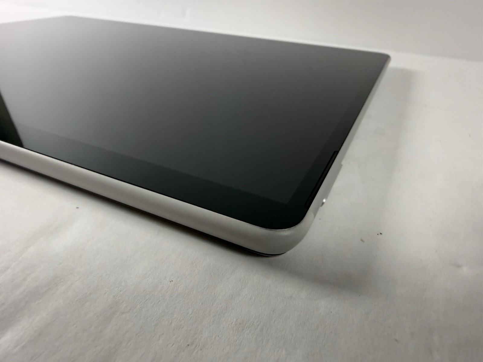 Microsoft Surface Pro 8 (1982) i5-1145G7 – 16GB RAM – 256GB 120Hz – Win 11 Pro