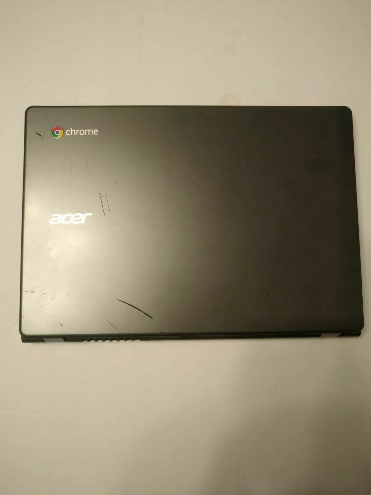 ACER CHROMEBOOK C720 laptop. Intel celeron processor. 2 gb ram. 16 gb ssd. 