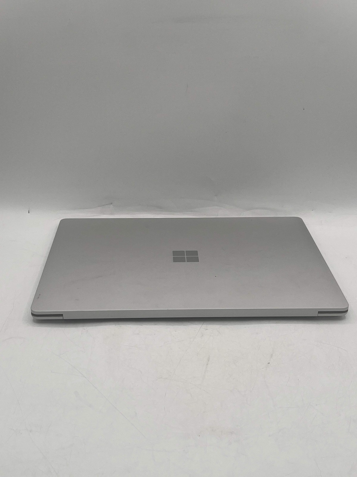 Microsoft 1769 Laptop Core i7-7660U 16GB 512GB 12″ w/ charger Silver