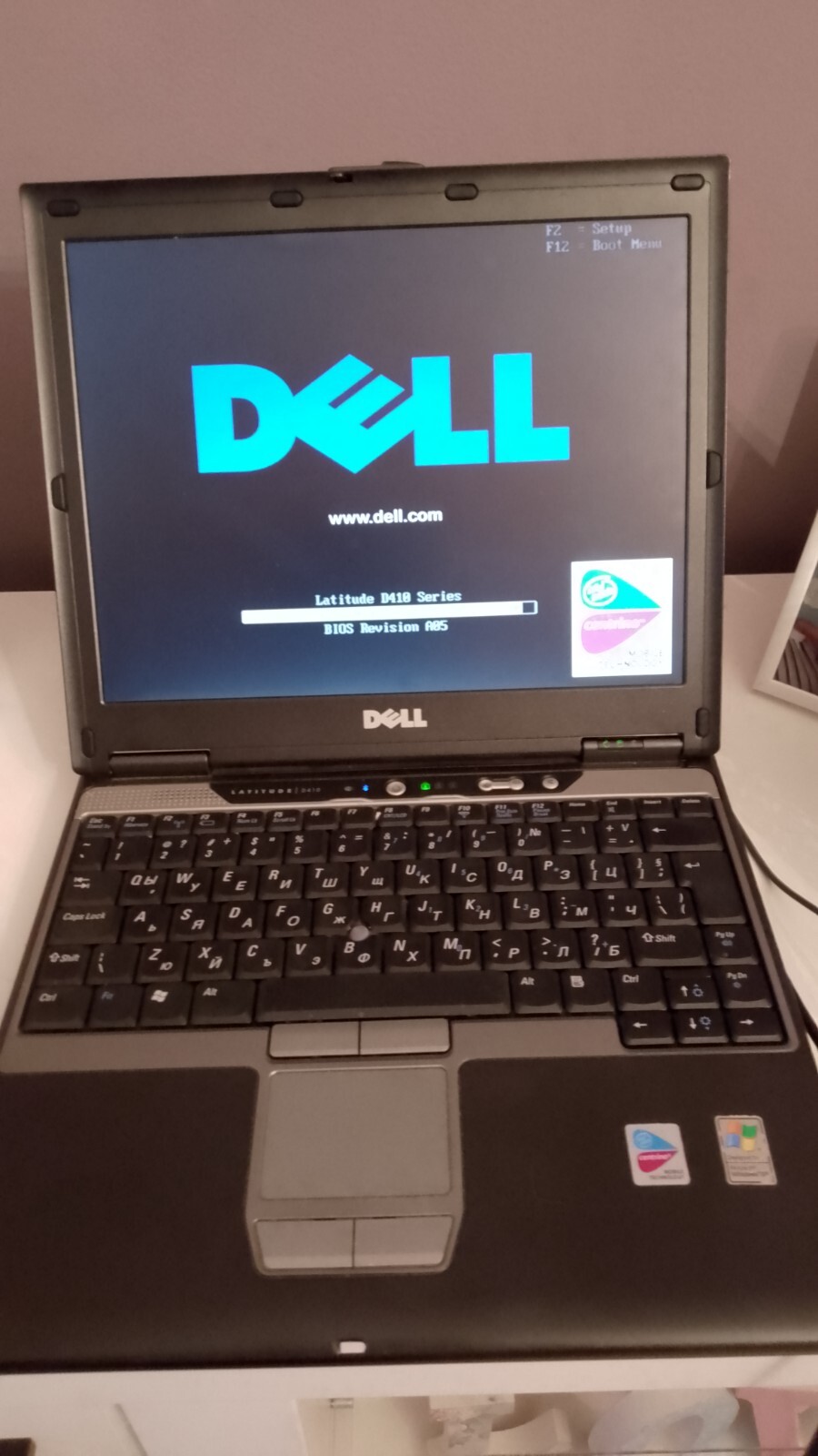 Vintage Dell Latitude D410 12″ Laptop 1.86 Ghz CPU 760MB RAM 60GB HDD Windows XP
