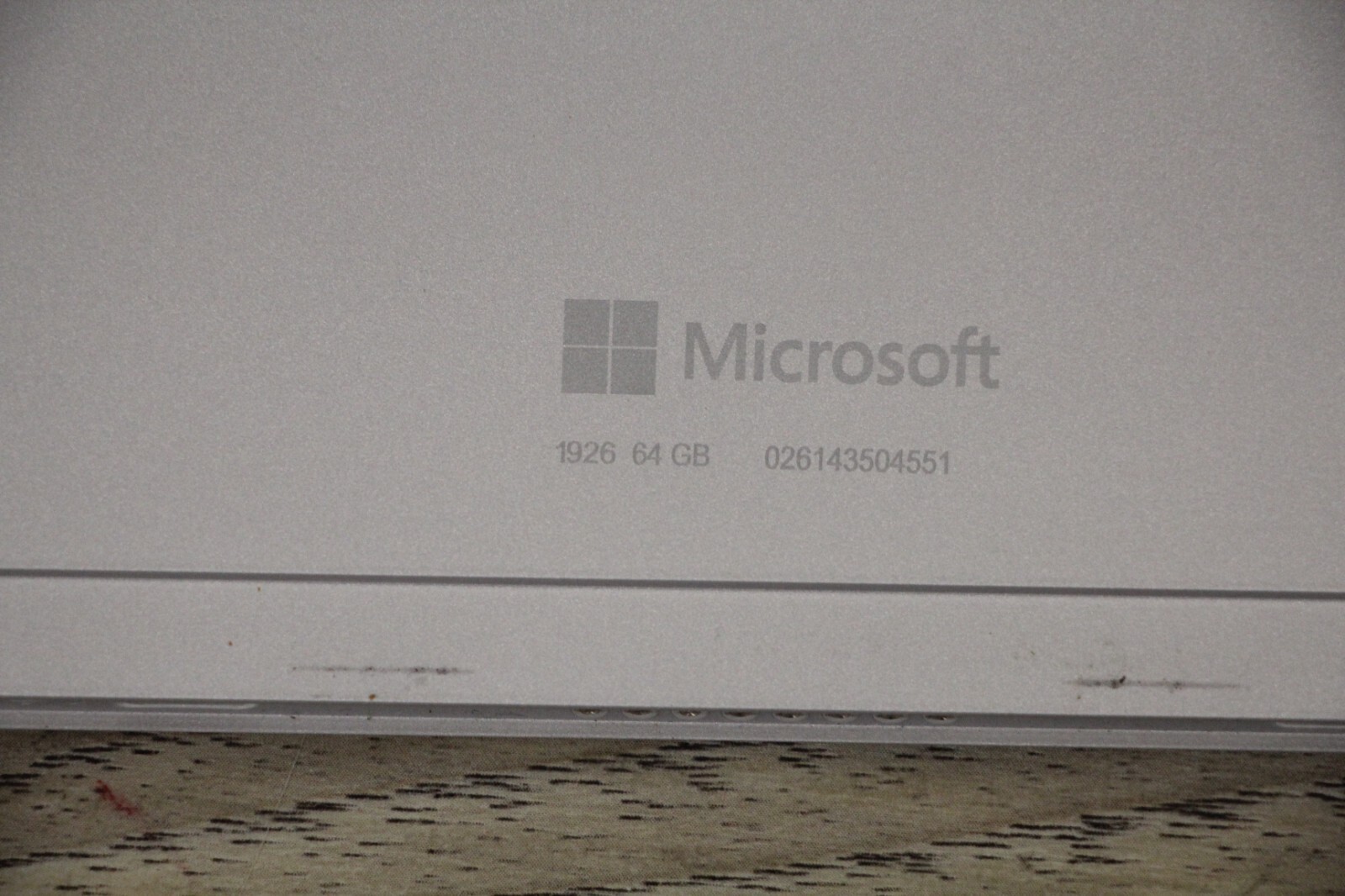 Microsoft Surface Go 2 1926 10.5″ Pentium 1.7GHz 4GB RAM 64GB FOR PARTS/REPAIR