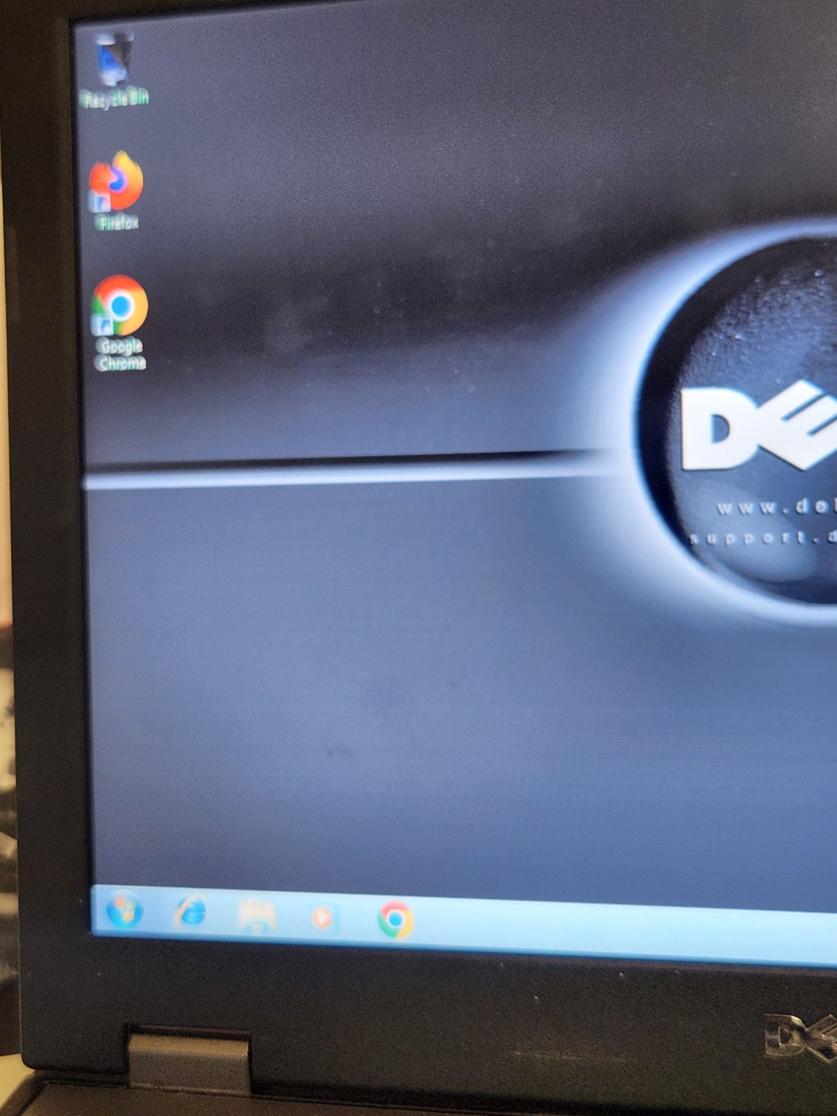 Clean Dell Latitude E5410/i5/M580@2.67Ghz/4GB/250GB/Wi-Fi/DVD/Win 7/Battery + AC