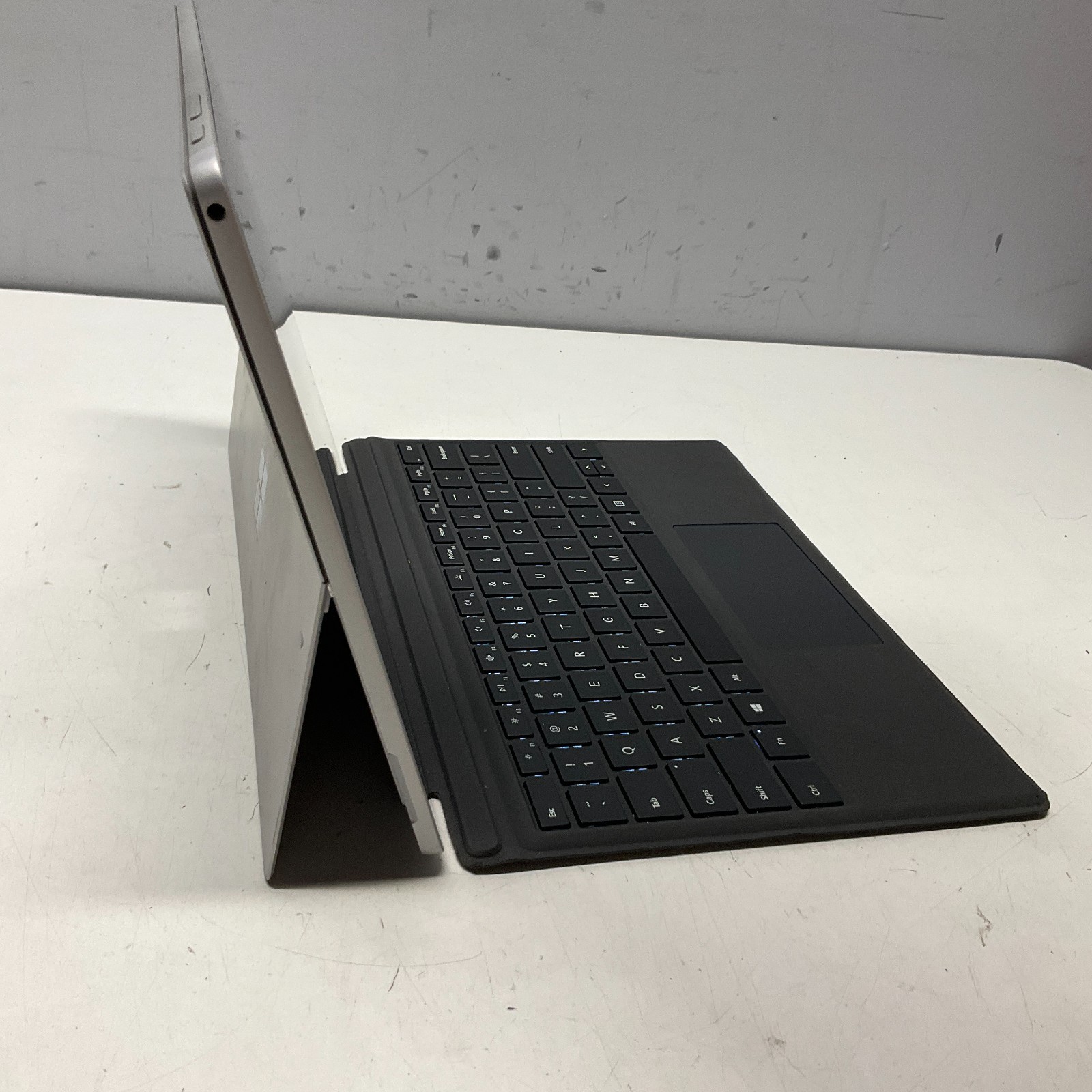 Microsoft Surface Pro 7 1866 12.3″ | 1.10GHz i5-1035G4 8GB 256GB SSD Win 11 Pro