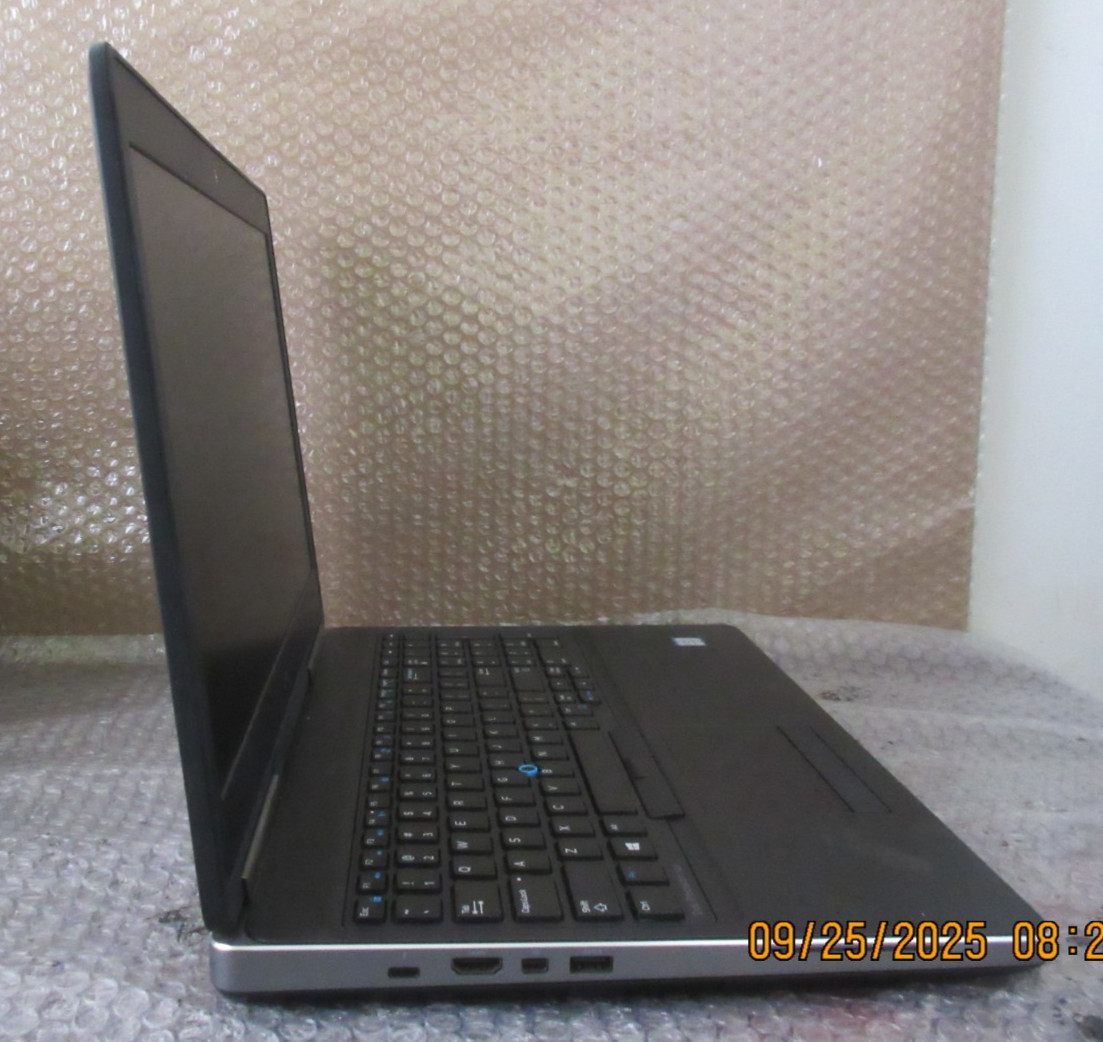 Dell Precision 7510 15″ Intel i7-6820HQ 8GB RAM 256 HDD Windows 10 Pro Laptop