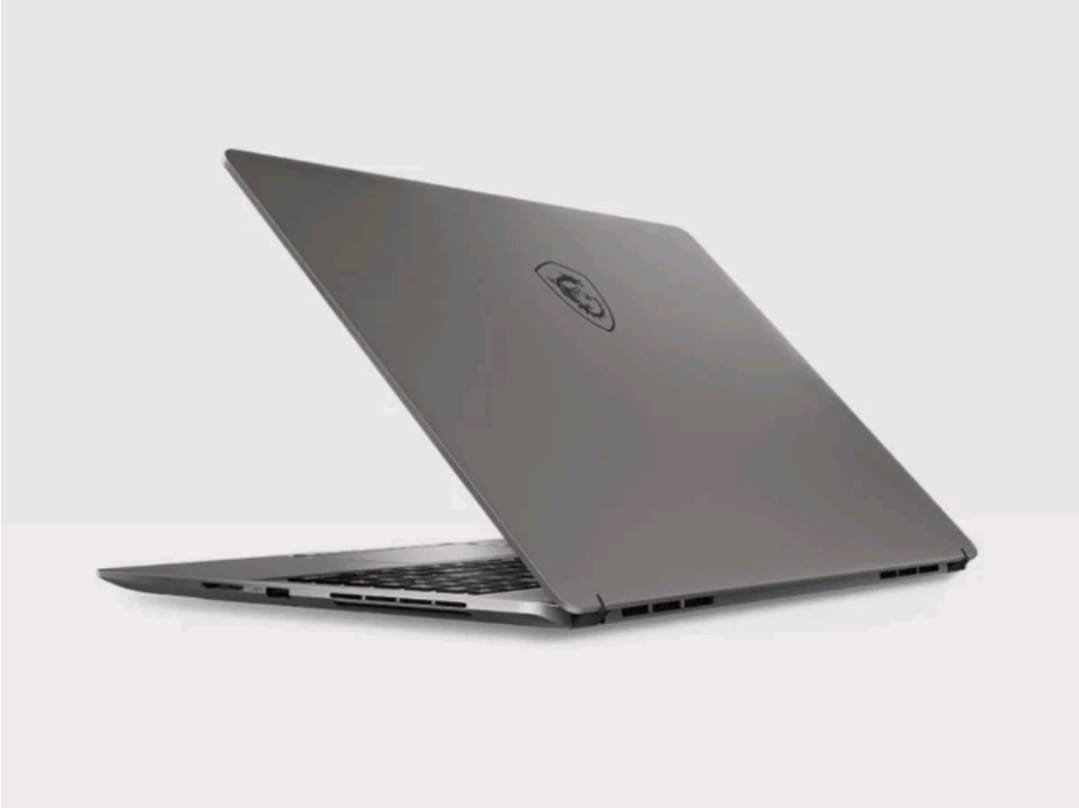 MSI Creatorpro Z16HX Studio B13VJTO-067US i9-13950HX, RTX2000, RAM 32GB, 1TB SSD