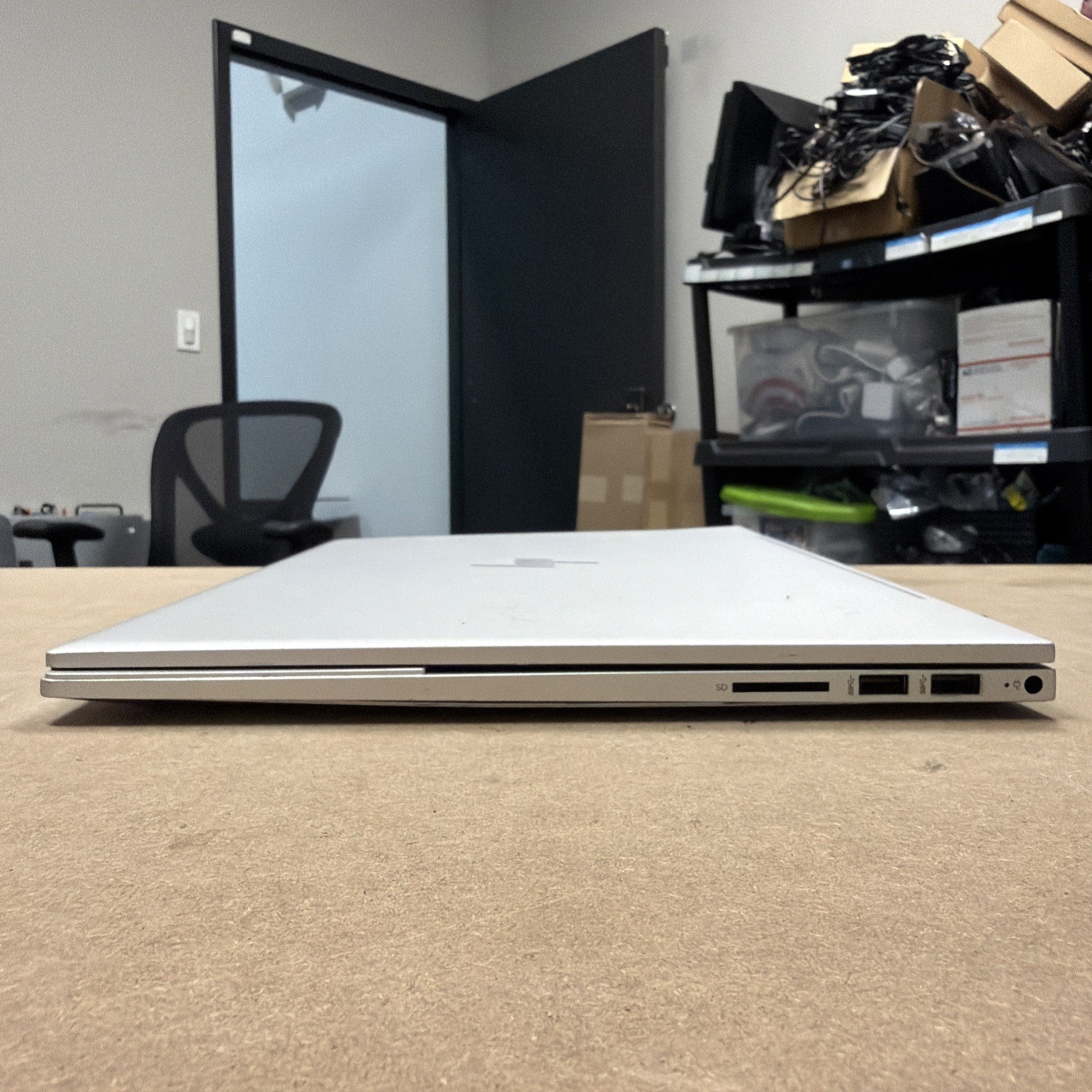 *BROKEN SCREEN HP Envy 17.3″ I7-1165G7 Laptop 8GB RAM NO SSD MX450