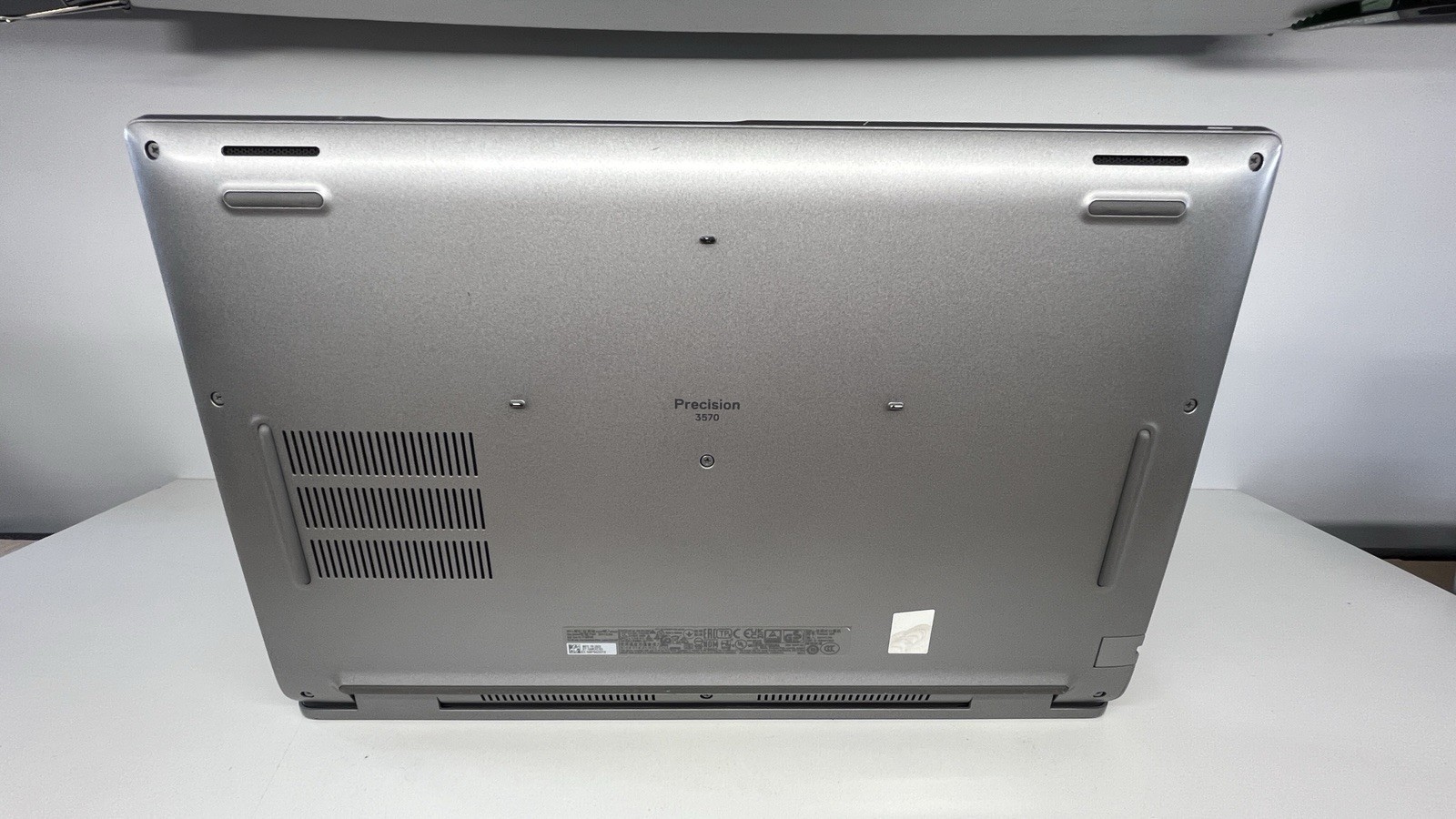 Dell Precision 3570 | i5-1235U | 512 NVME | 8GB DDR4 | Win 11 Pro | Intel Iris