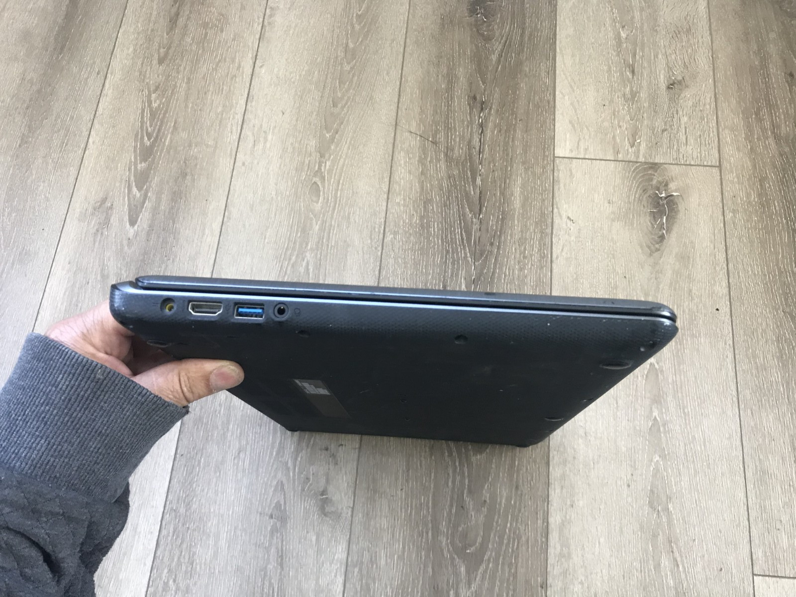 Acer N15Q9 CB3-532-C47C Chromebook 15.6″ Intel Celeron 1.6 GHz 2GB Ram 16 GB SSD