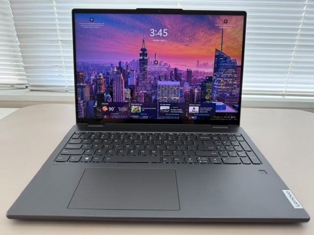 Lenovo Yoga 7 16IAH7 Laptop 2-in-1 16″ 2K Touch 1TB SSD 16GB DDR5 Intel Core i7